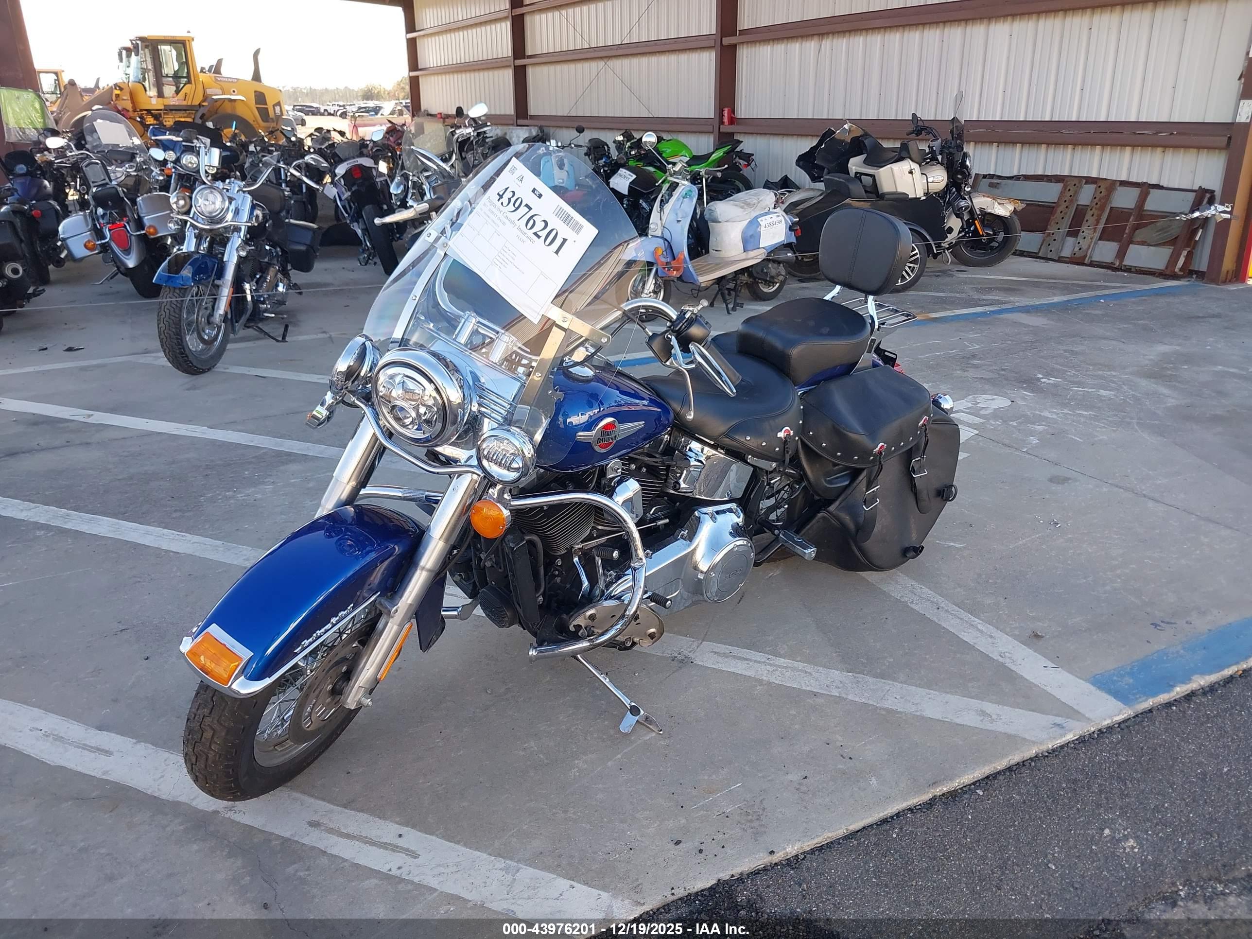 HARLEY-DAVIDSON FLSTC image 2