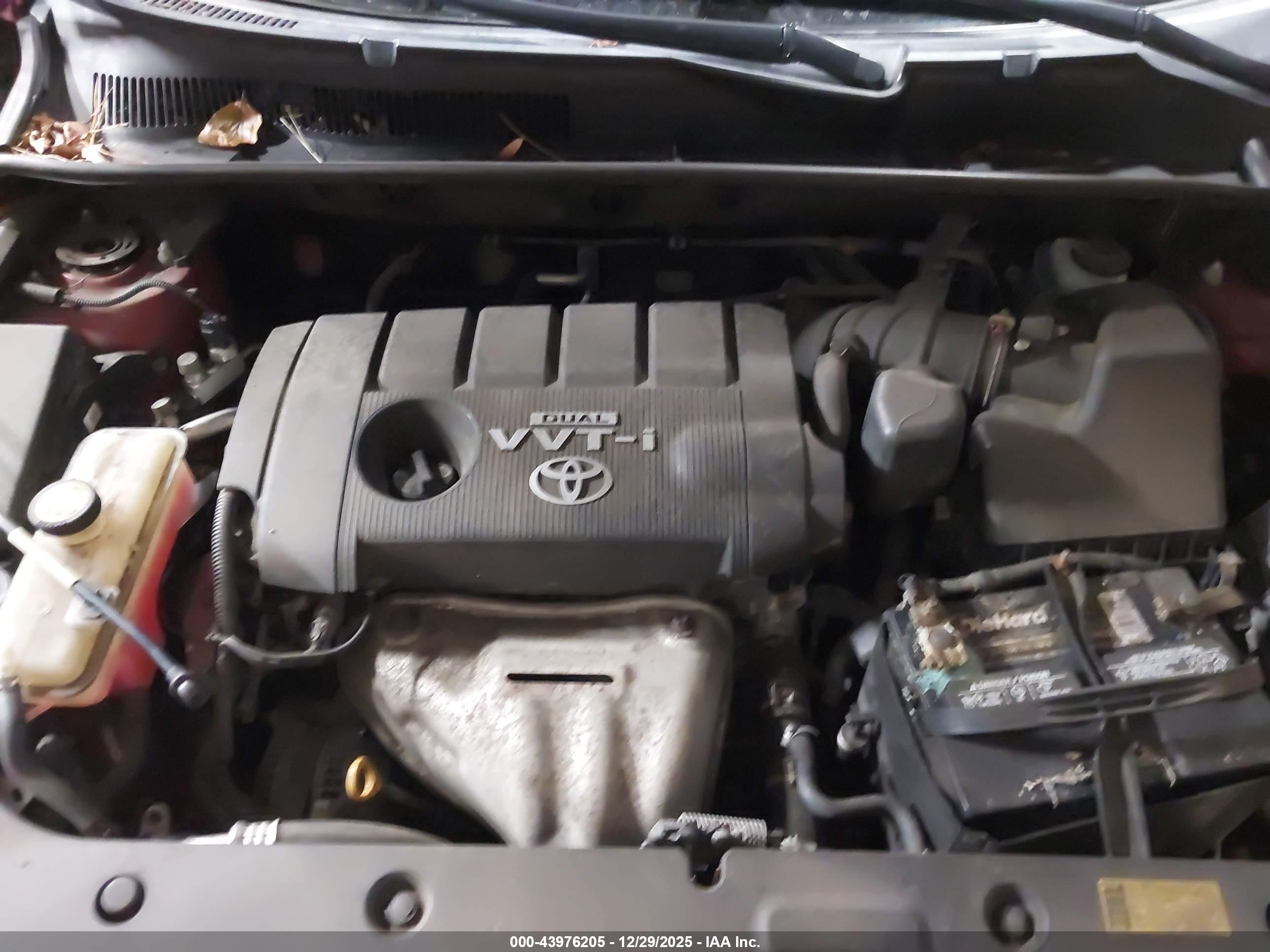 TOYOTA RAV4 image 10