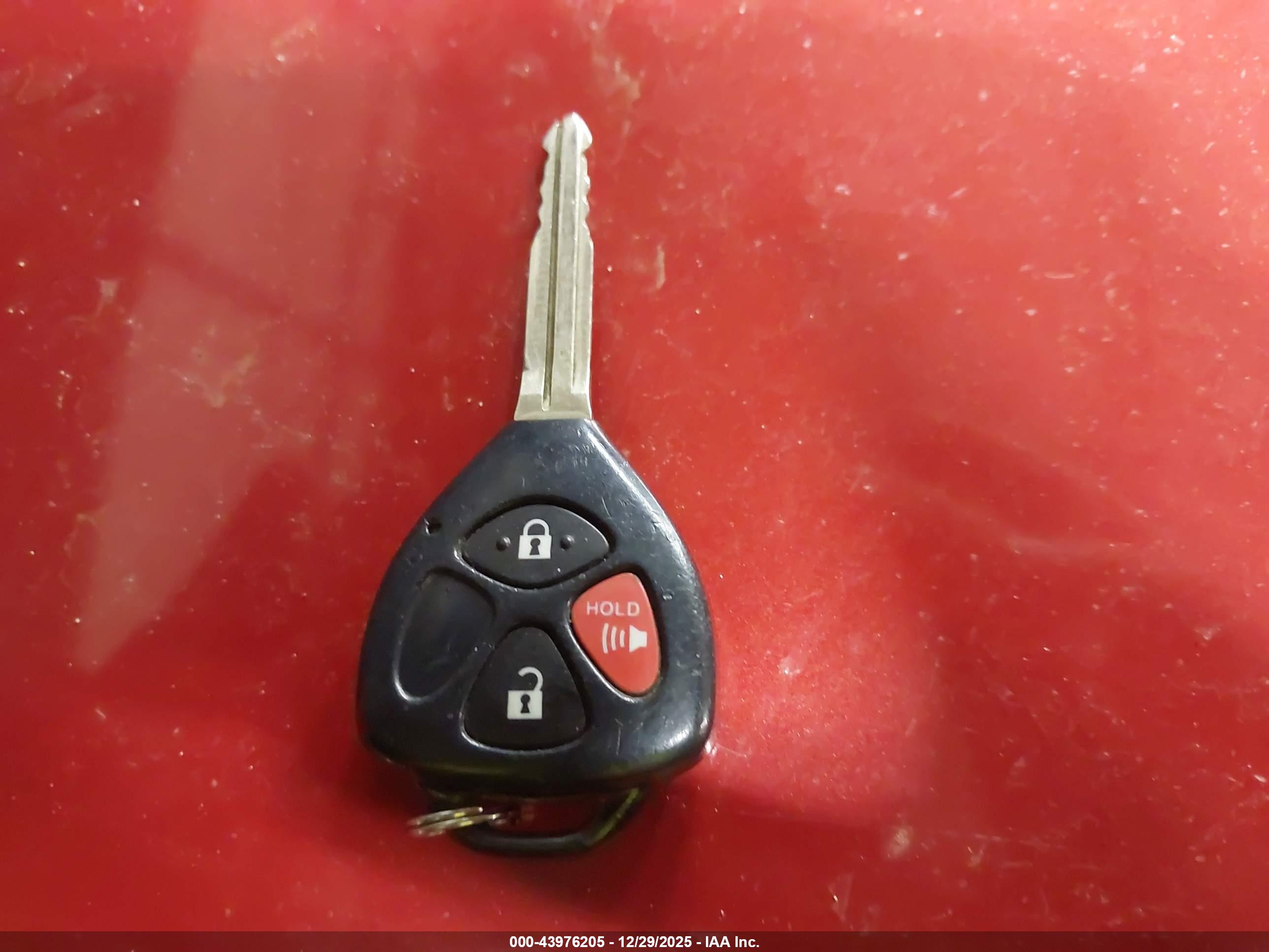 TOYOTA RAV4 image 11