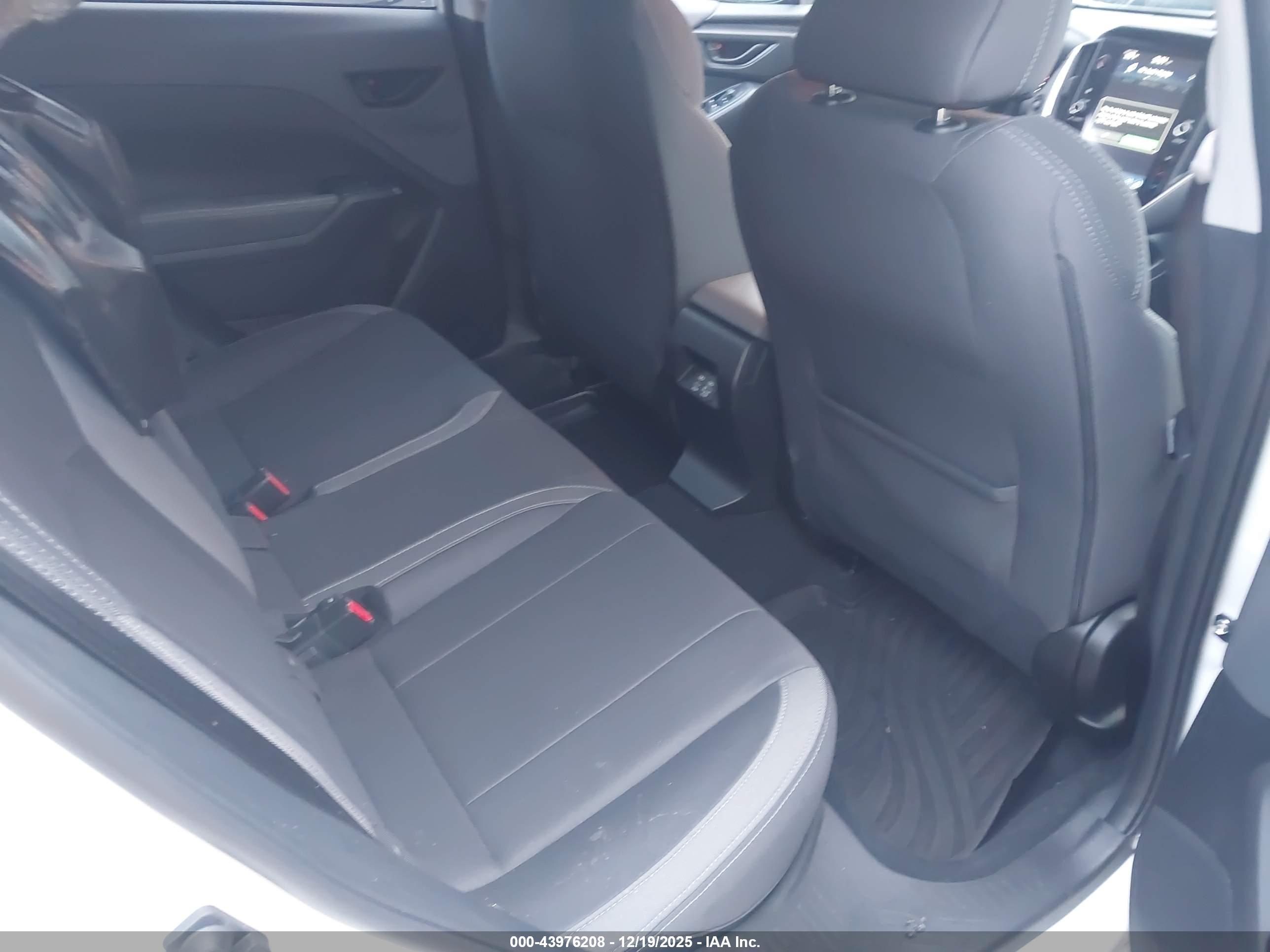 SUBARU CROSSTREK image 8