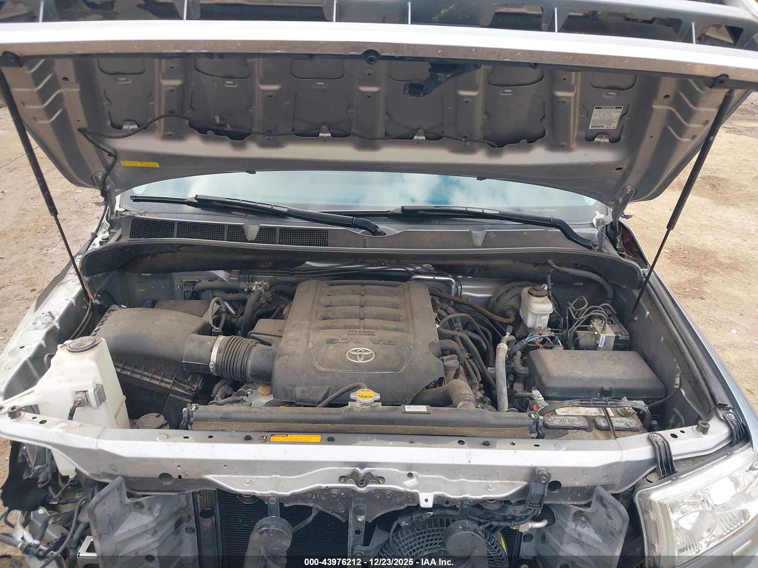 TOYOTA SEQUOIA image 10