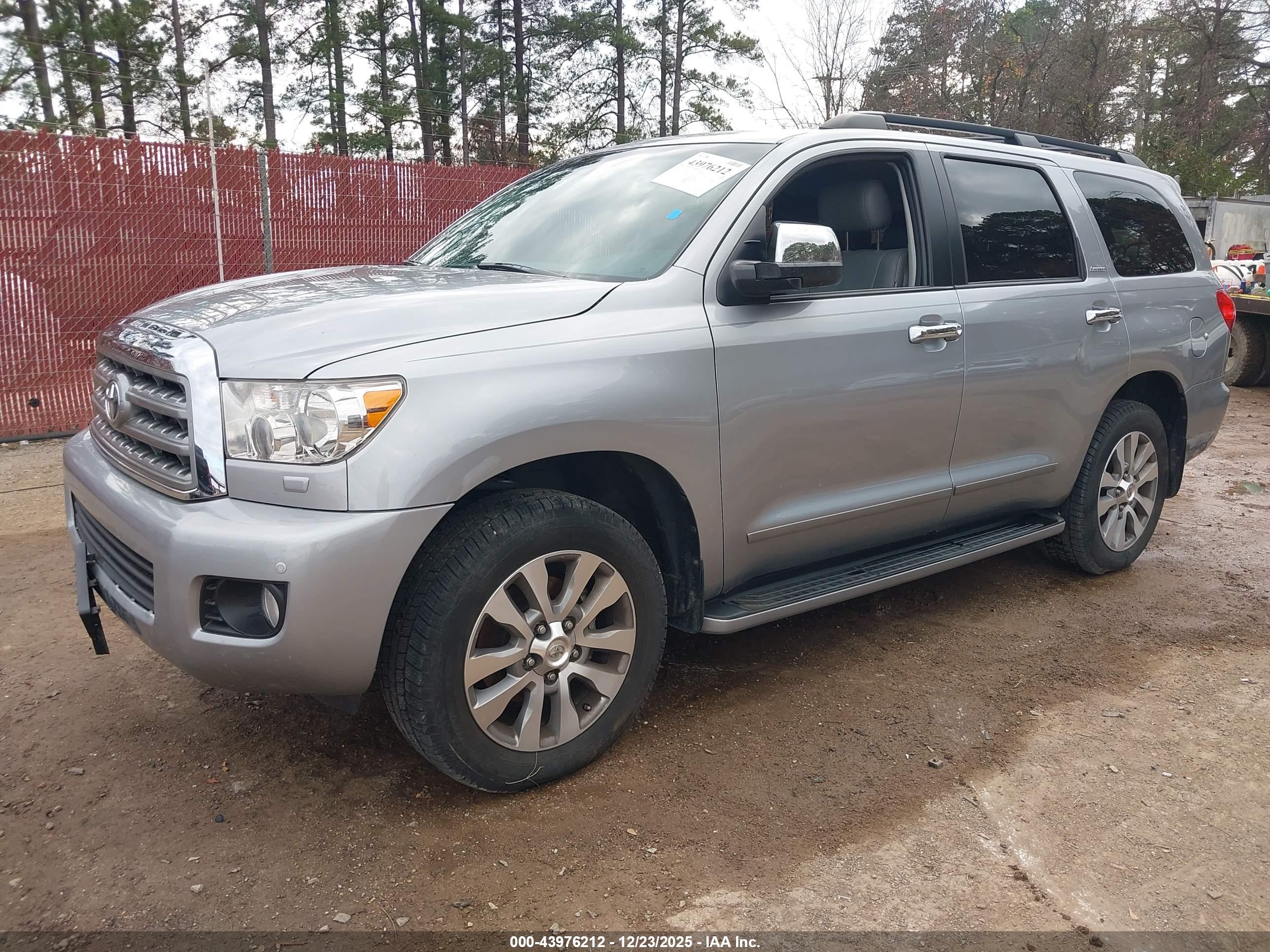 TOYOTA SEQUOIA image 2