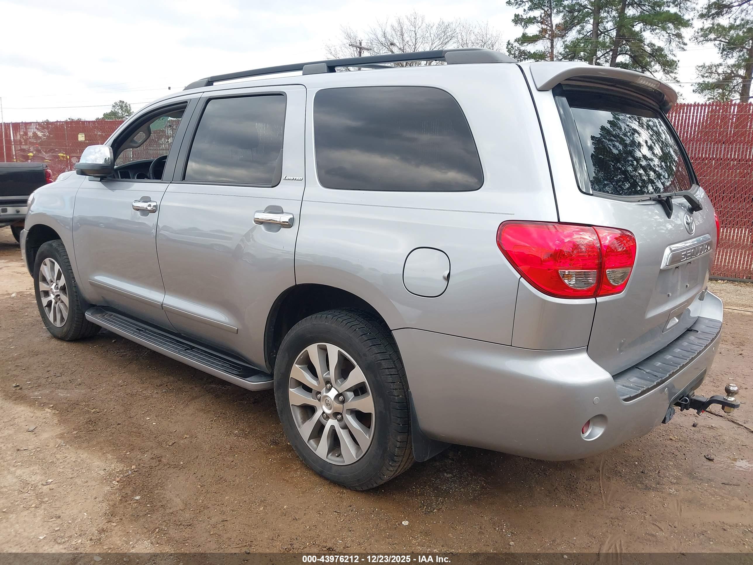 TOYOTA SEQUOIA image 3