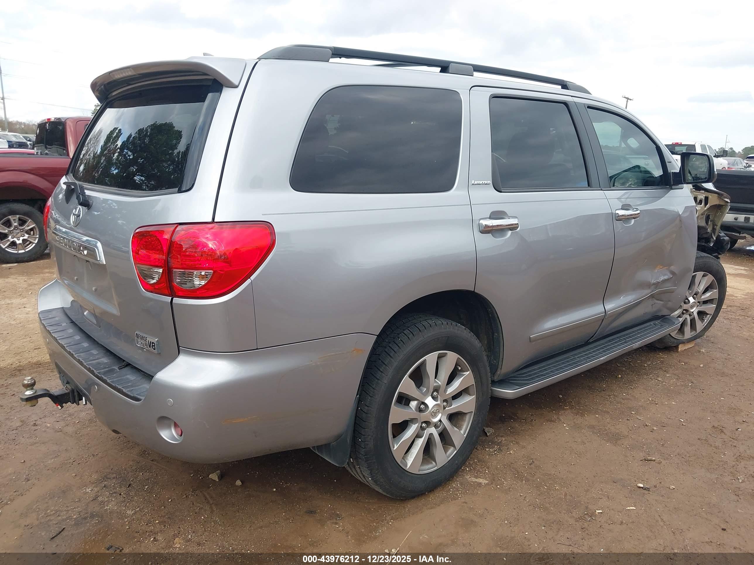 TOYOTA SEQUOIA image 4