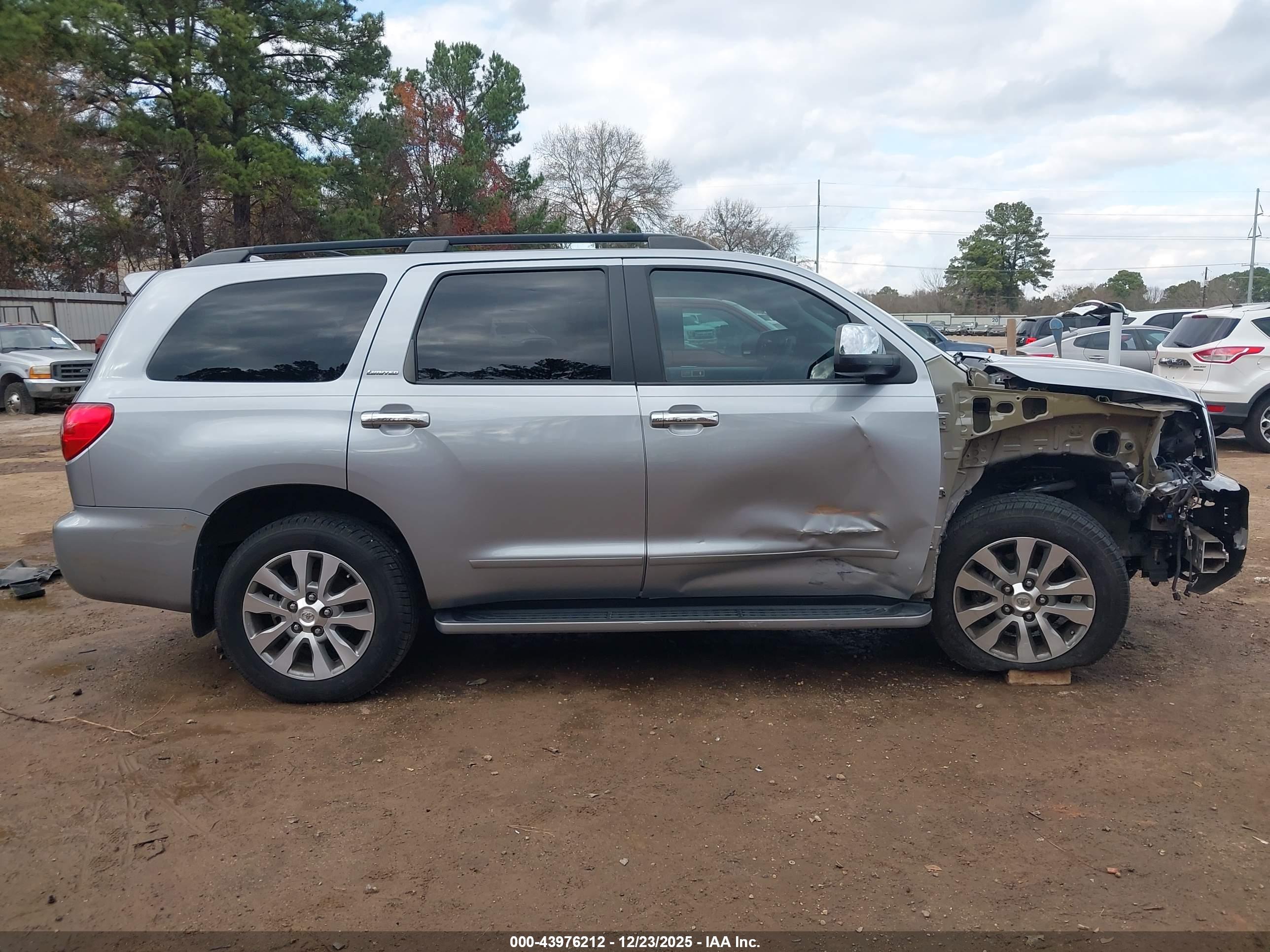 TOYOTA SEQUOIA image 6
