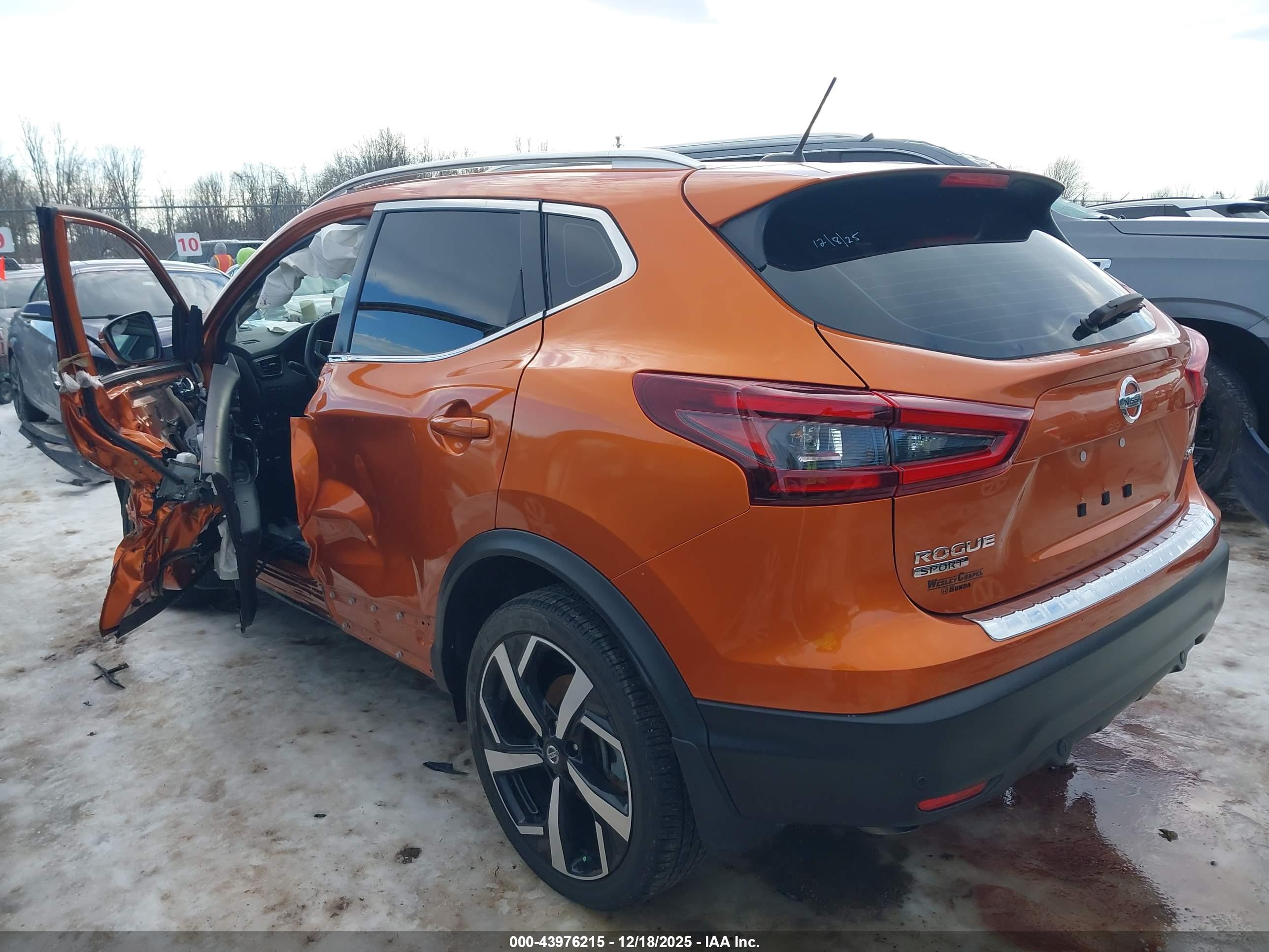 NISSAN ROGUE image 3