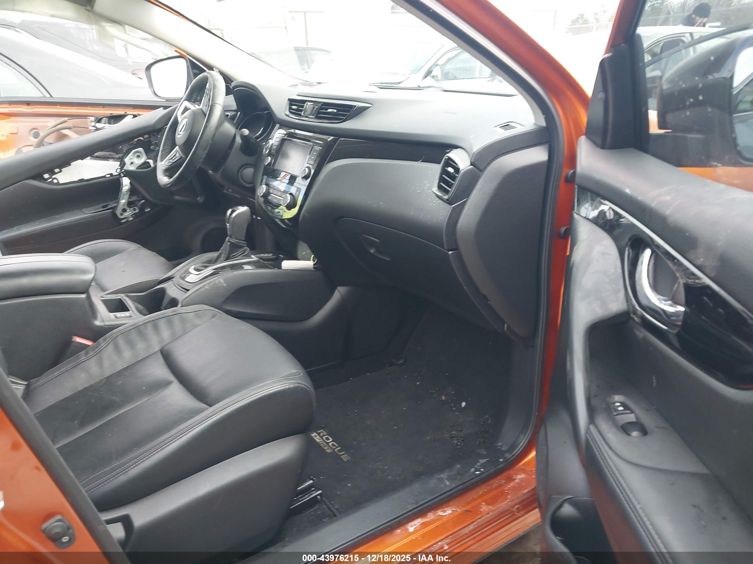 NISSAN ROGUE image 5