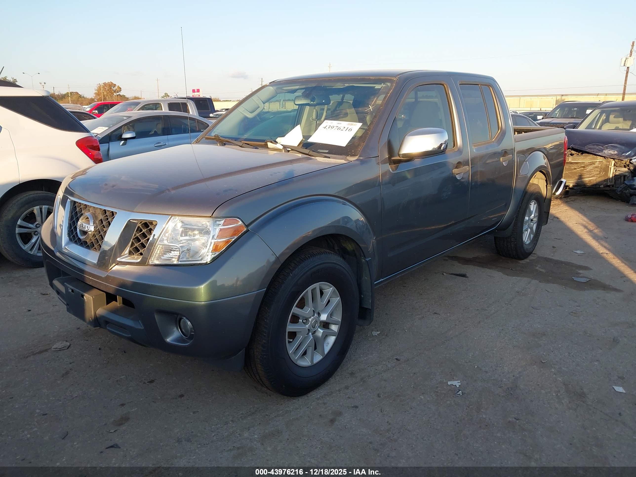NISSAN FRONTIER image 2