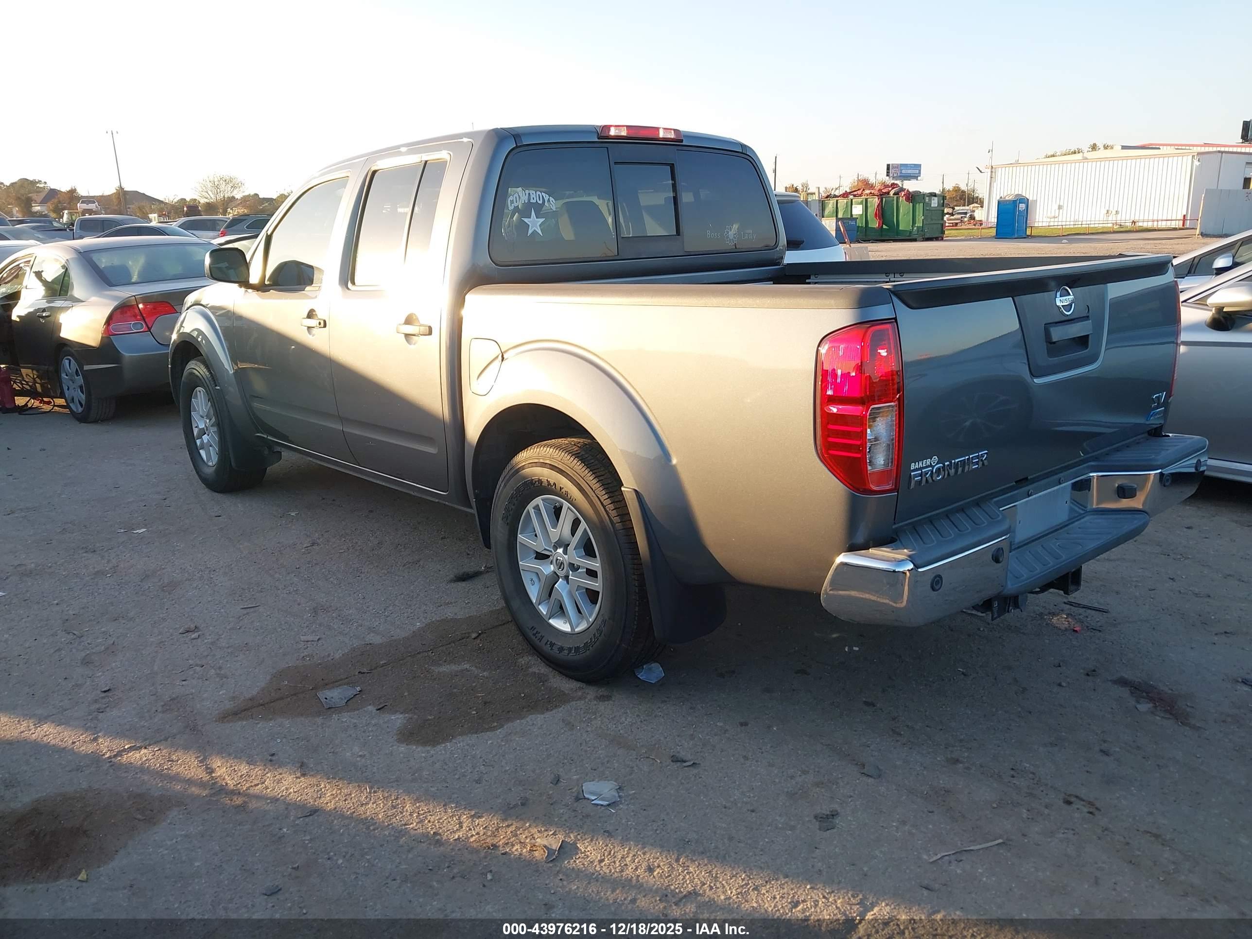 NISSAN FRONTIER image 3