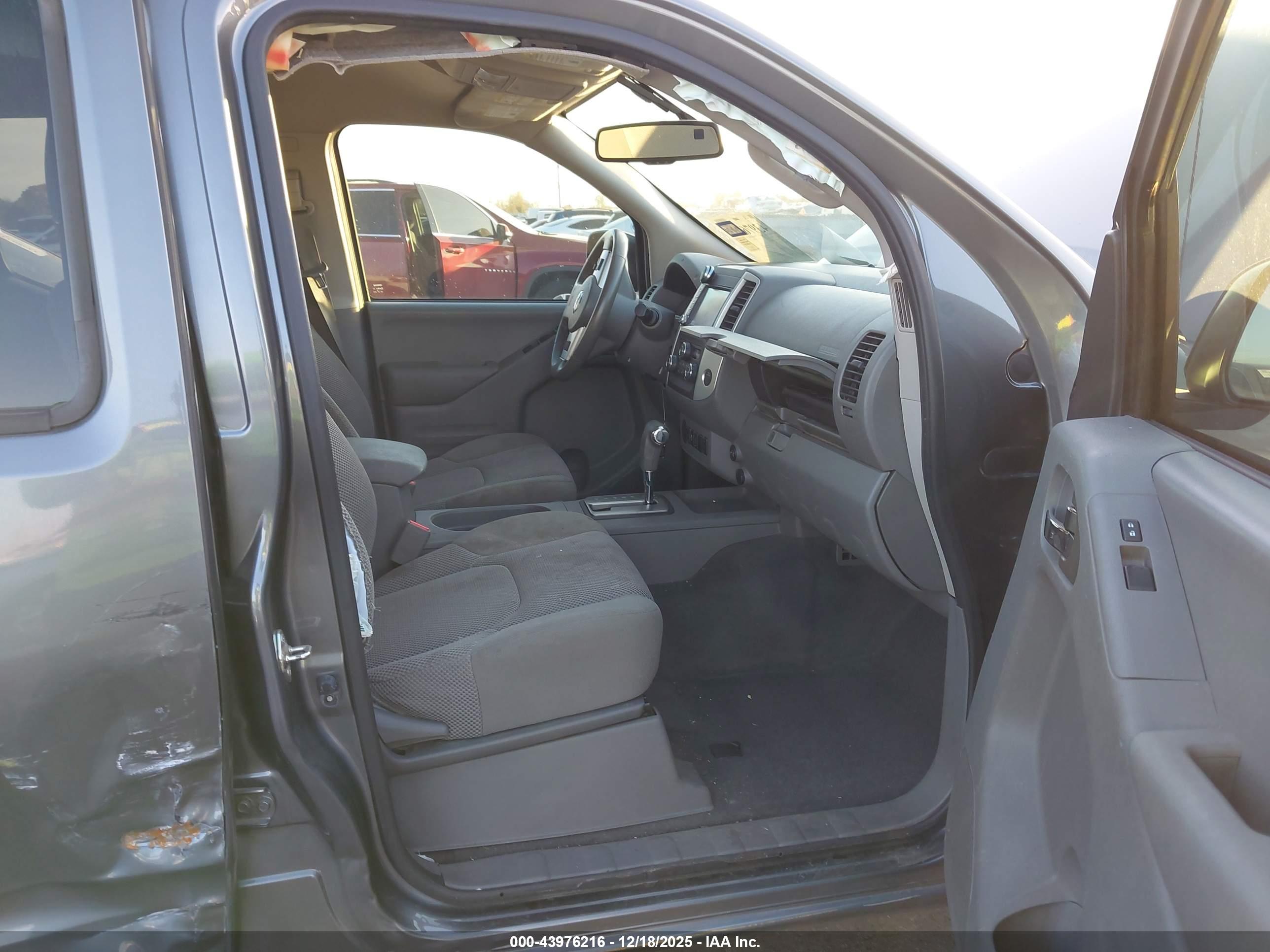 NISSAN FRONTIER image 5