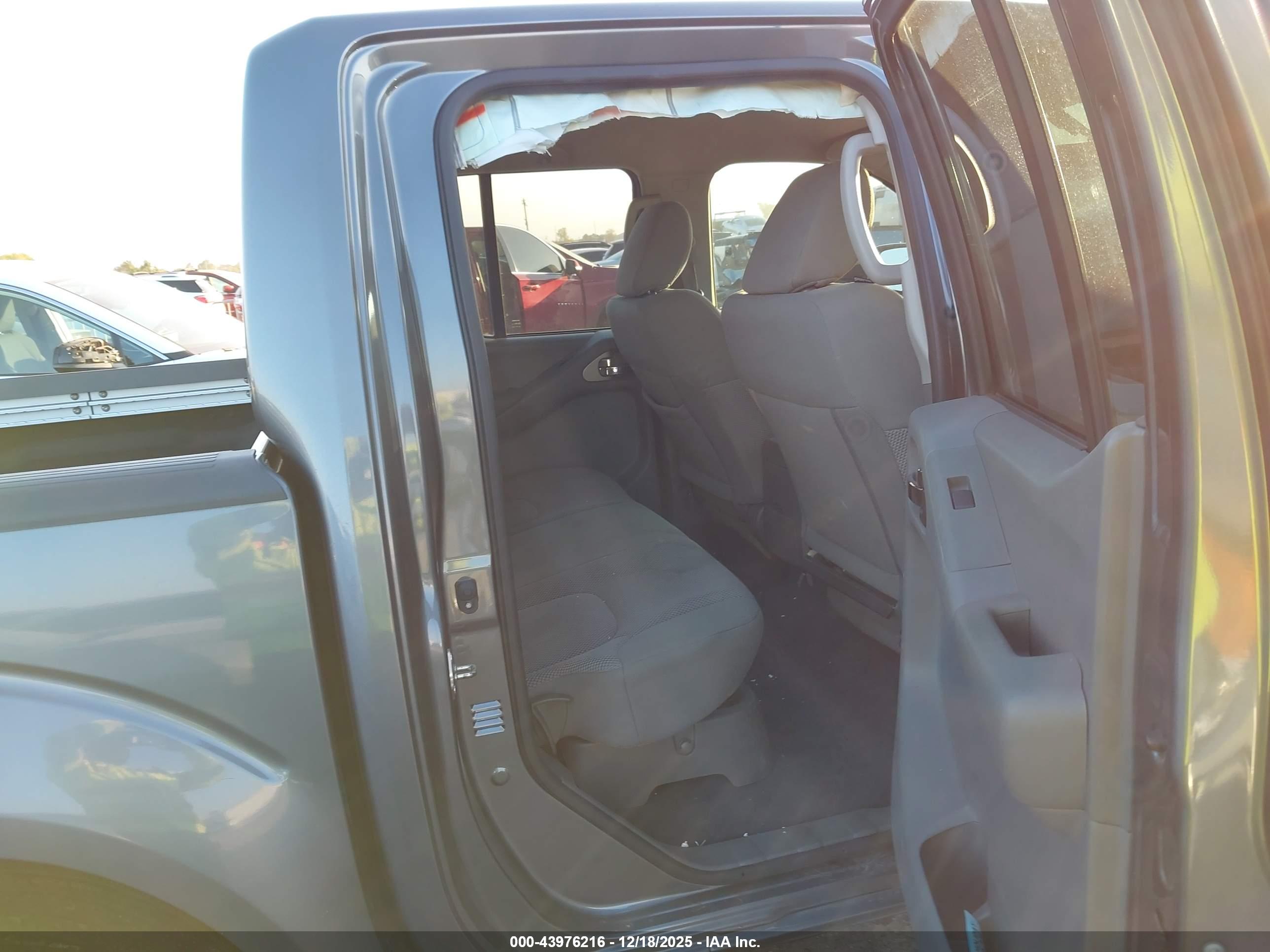 NISSAN FRONTIER image 8