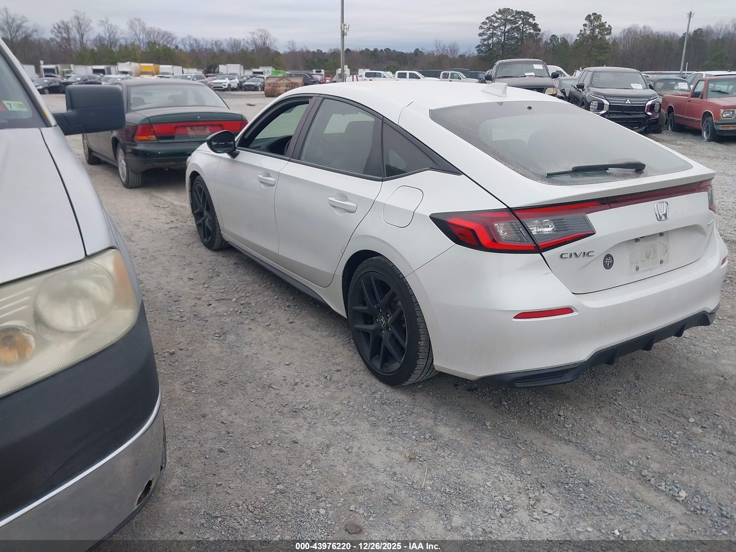 HONDA CIVIC image 3