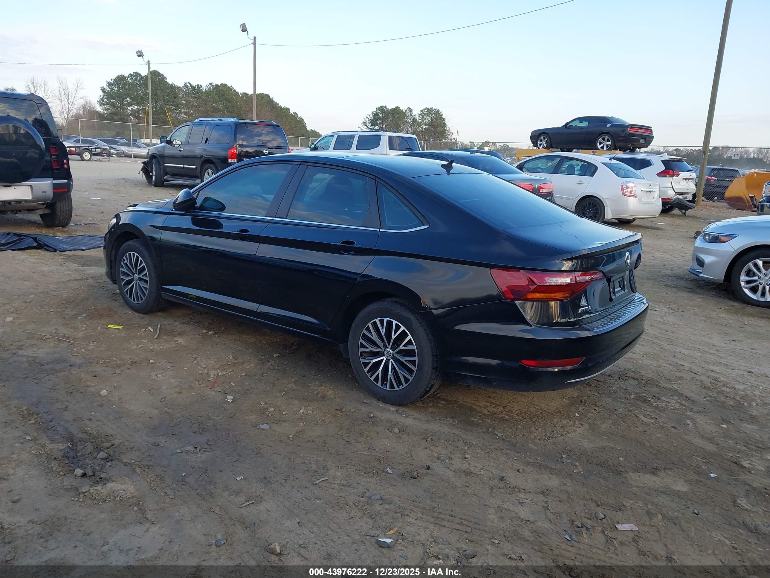 VOLKSWAGEN JETTA image 3