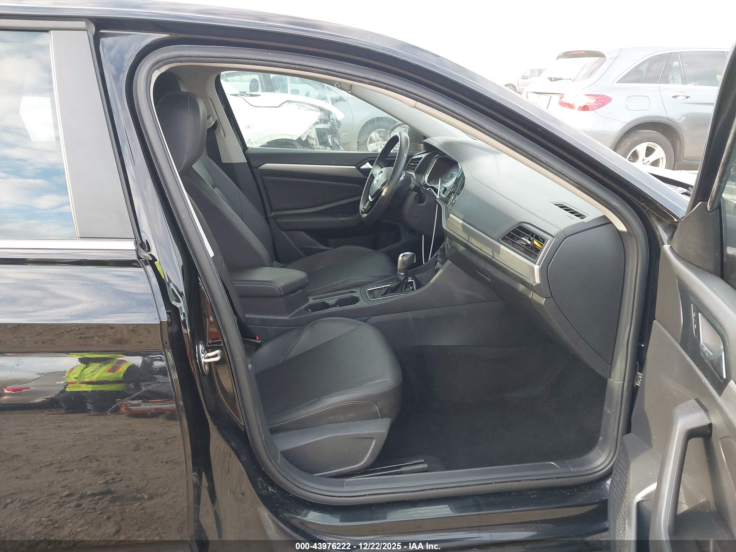 VOLKSWAGEN JETTA image 5