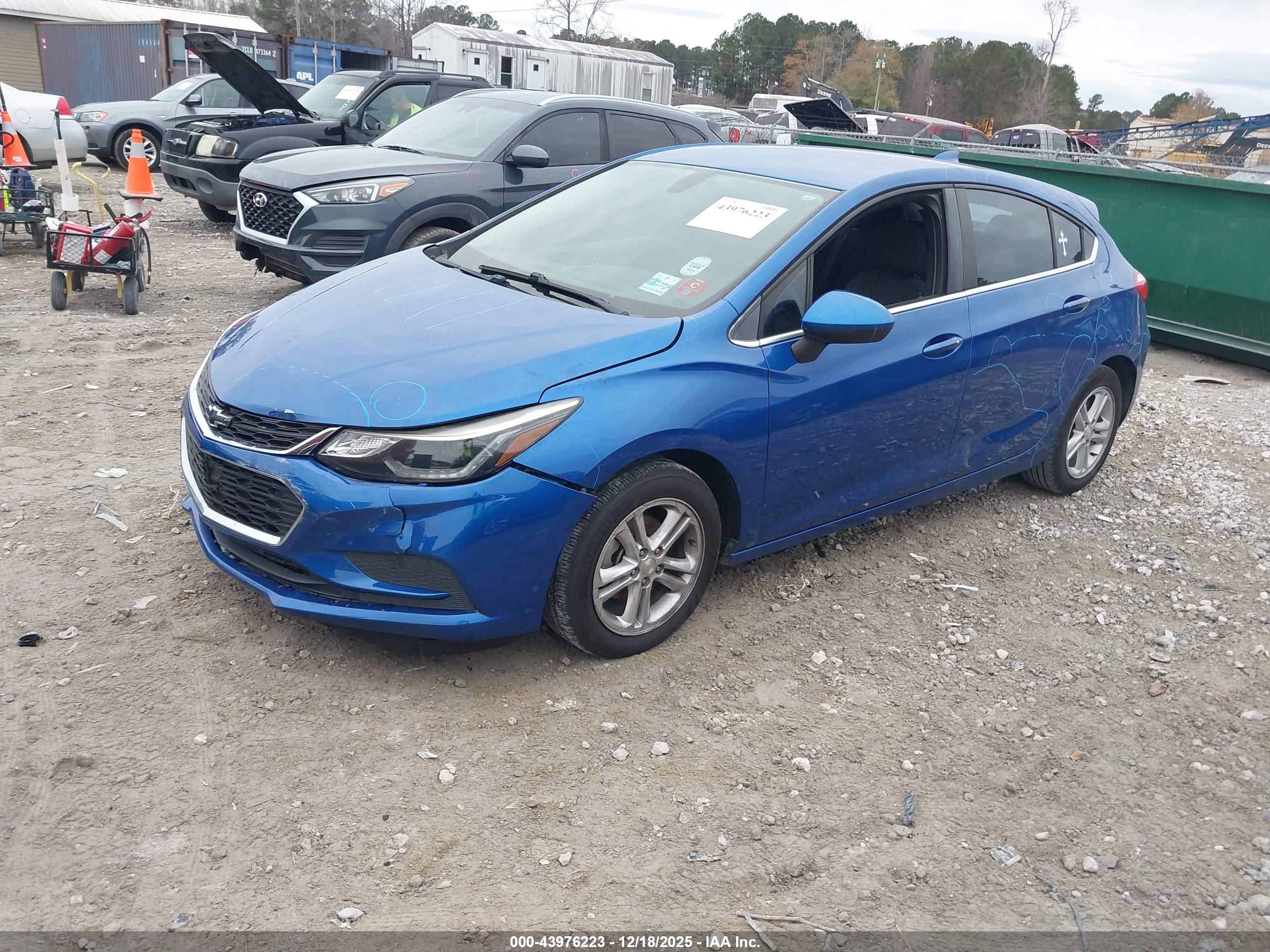 CHEVROLET CRUZE image 2