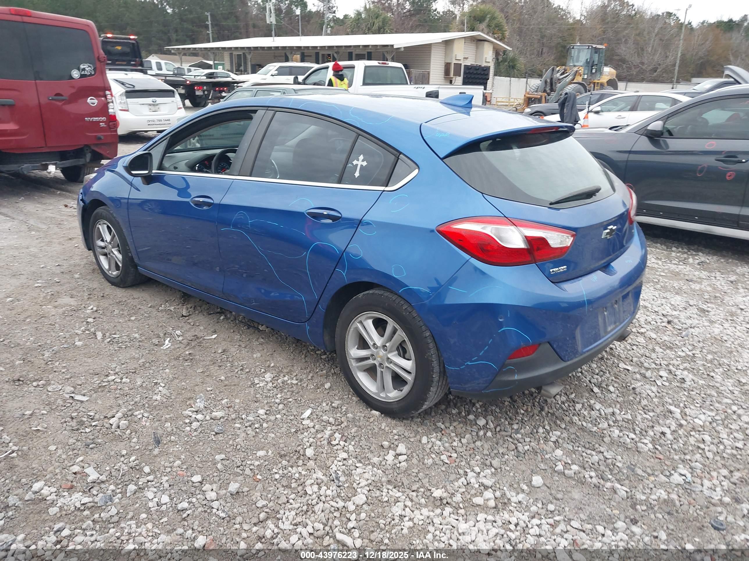 CHEVROLET CRUZE image 3