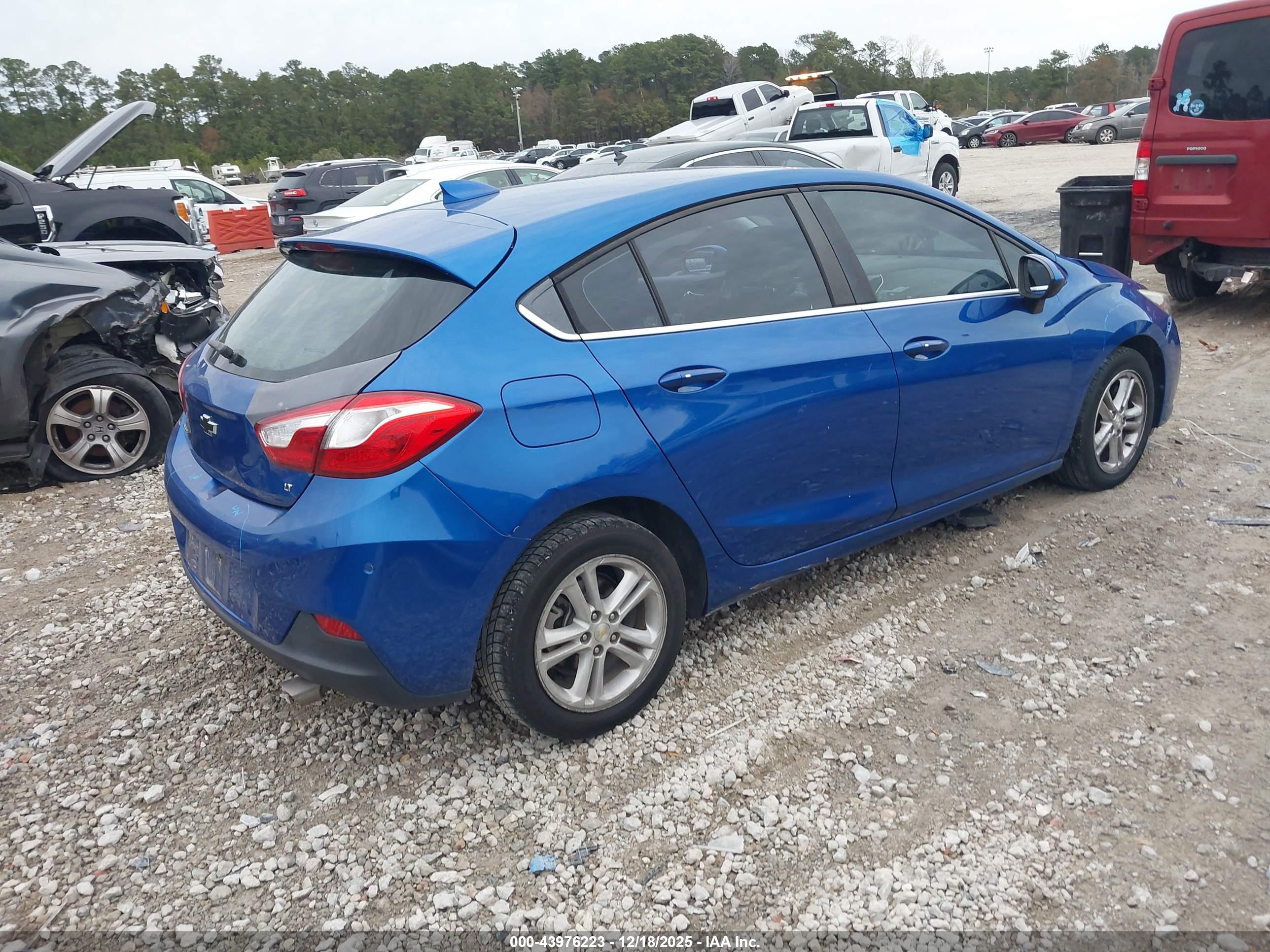 CHEVROLET CRUZE image 4