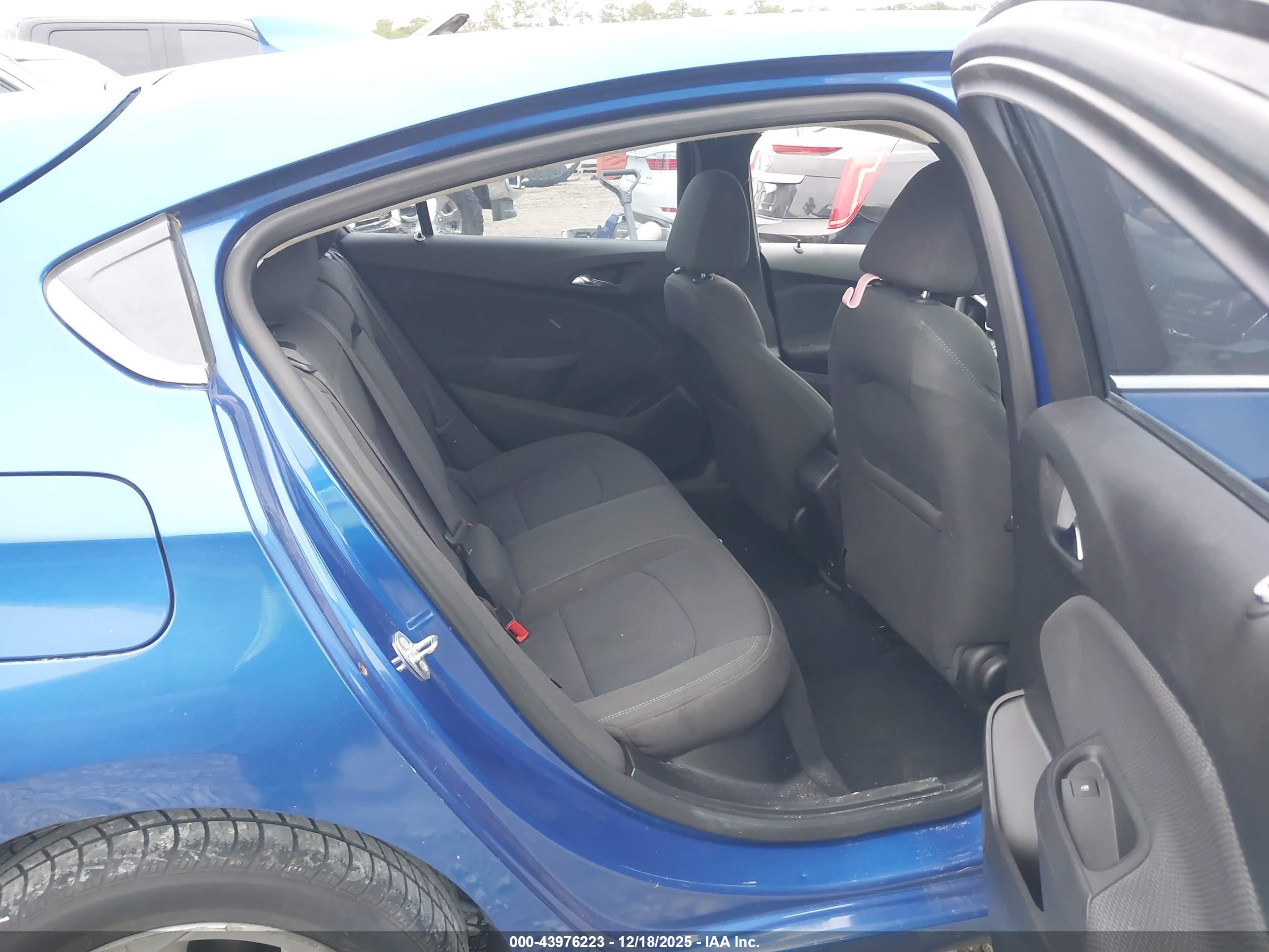 CHEVROLET CRUZE image 8