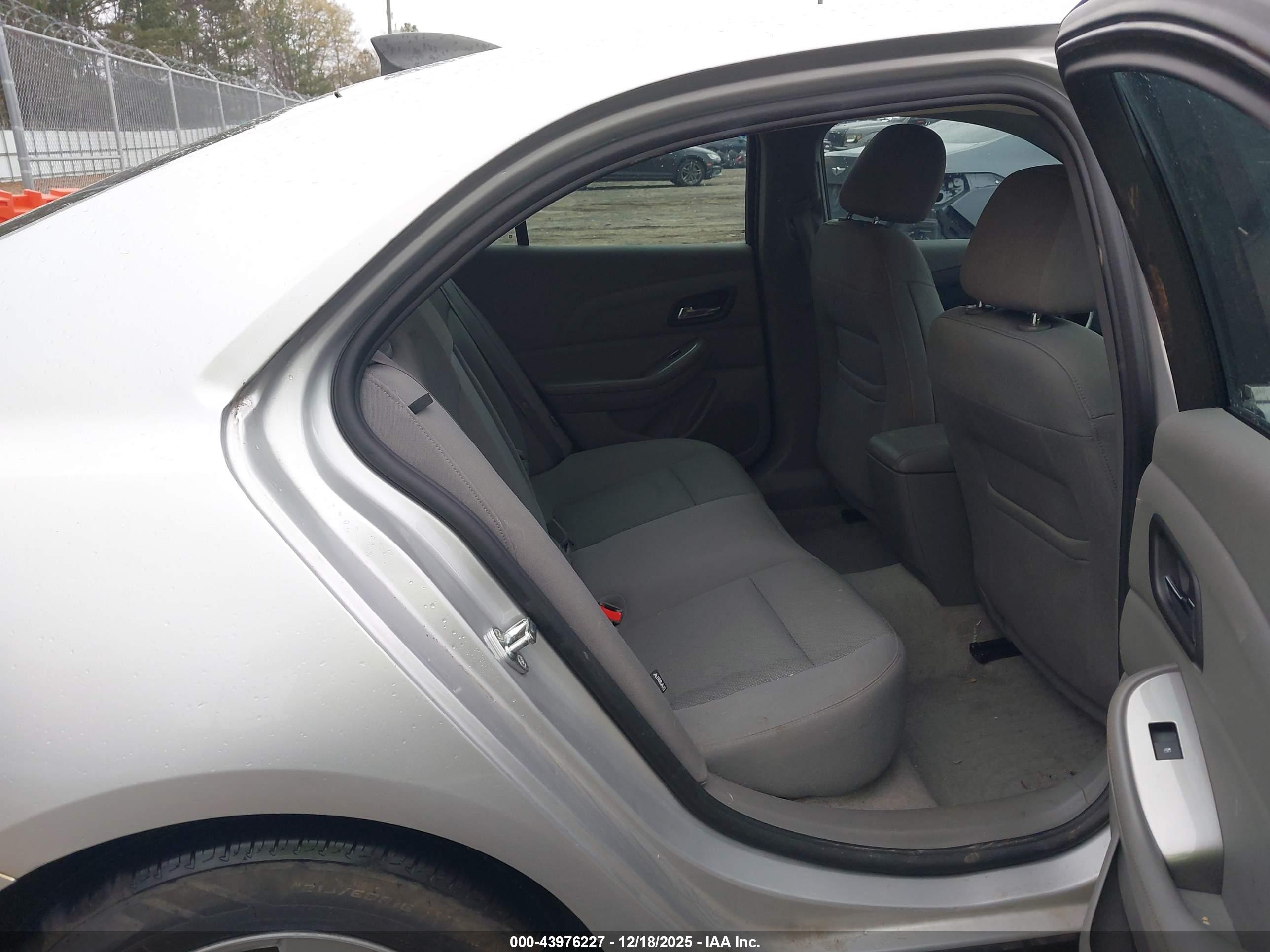 CHEVROLET MALIBU image 8