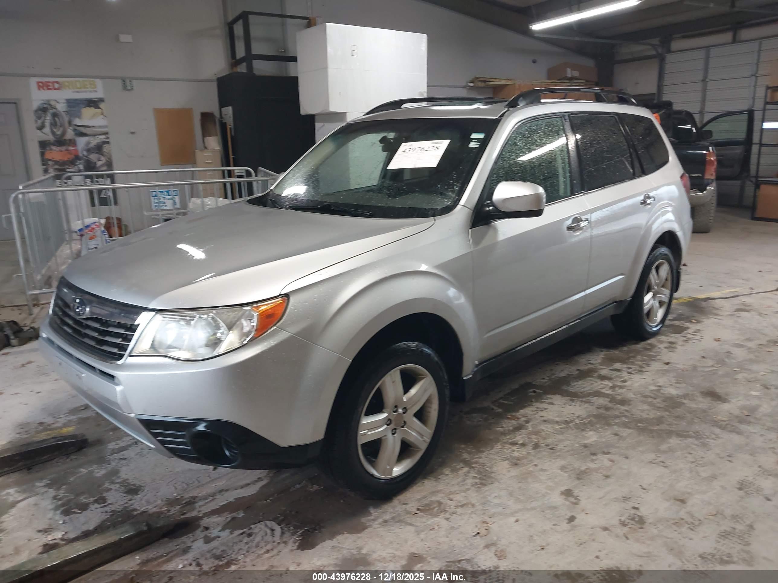 SUBARU FORESTER image 2