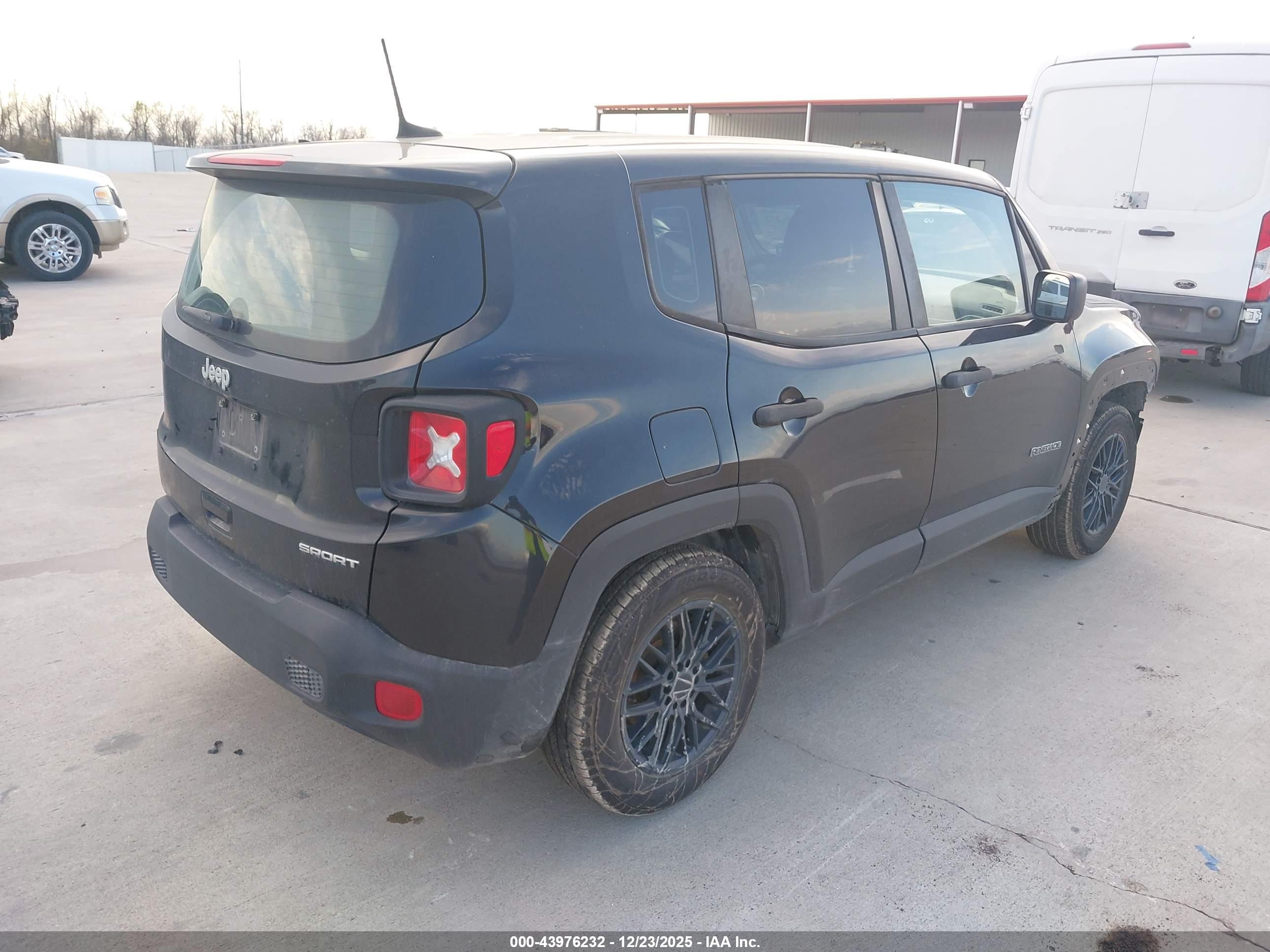 JEEP RENEGADE image 4