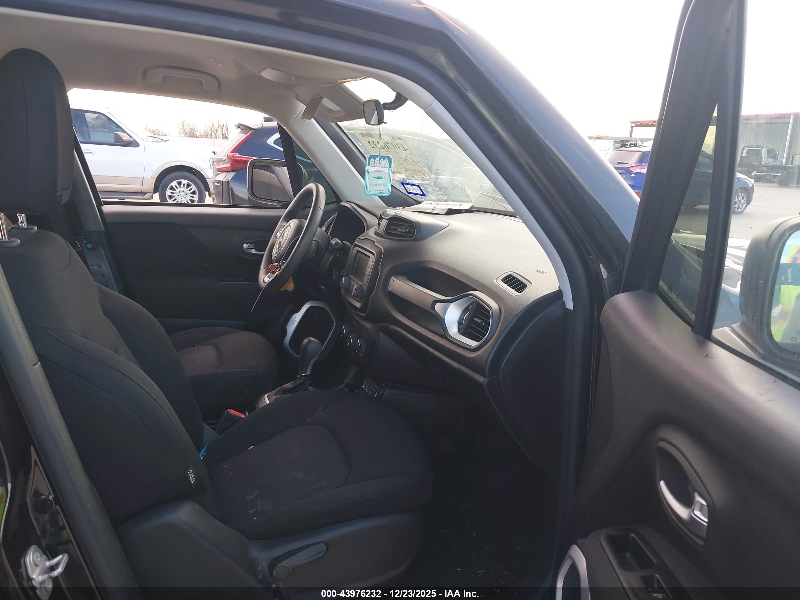 JEEP RENEGADE image 5