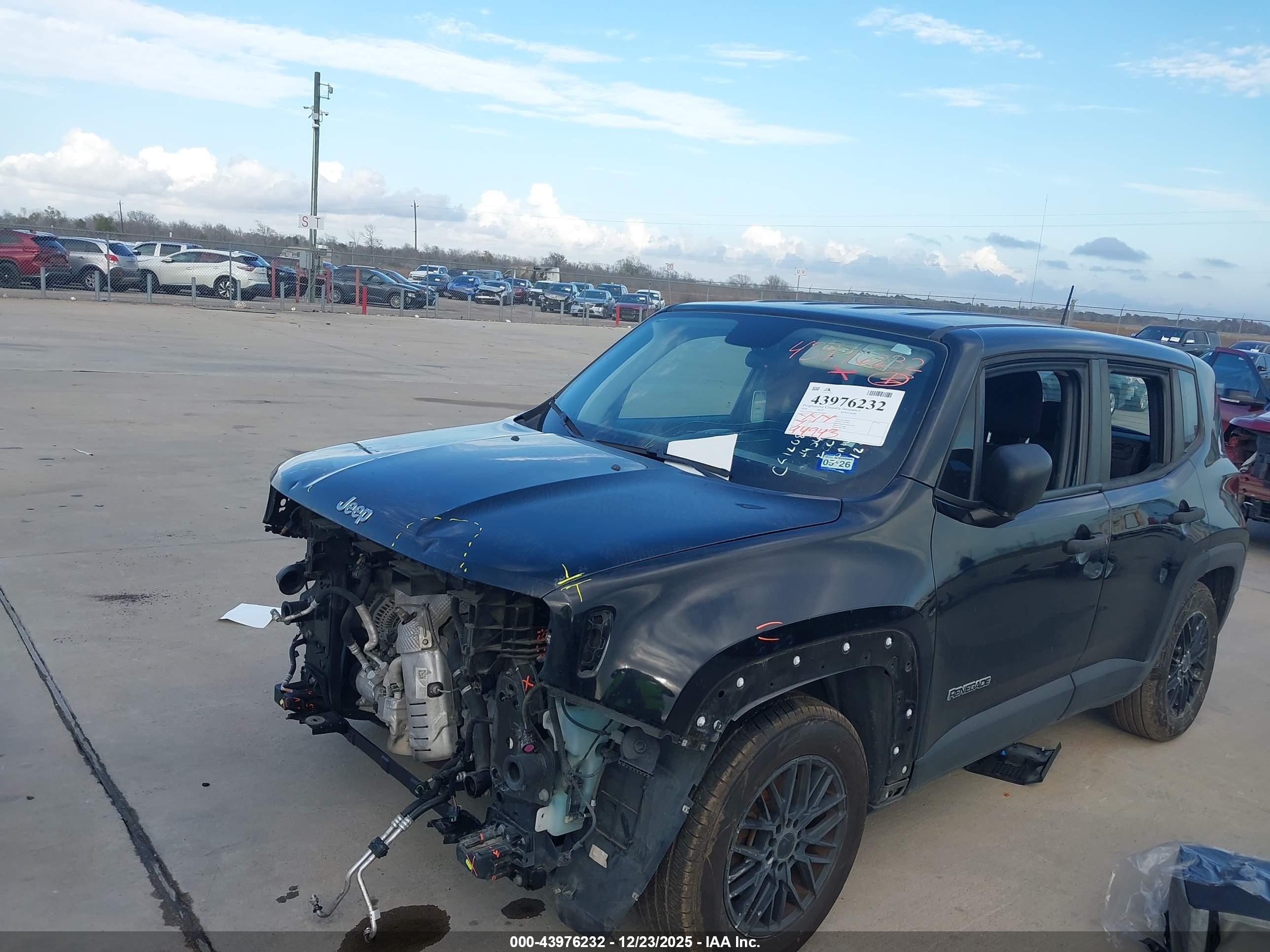 JEEP RENEGADE image 6