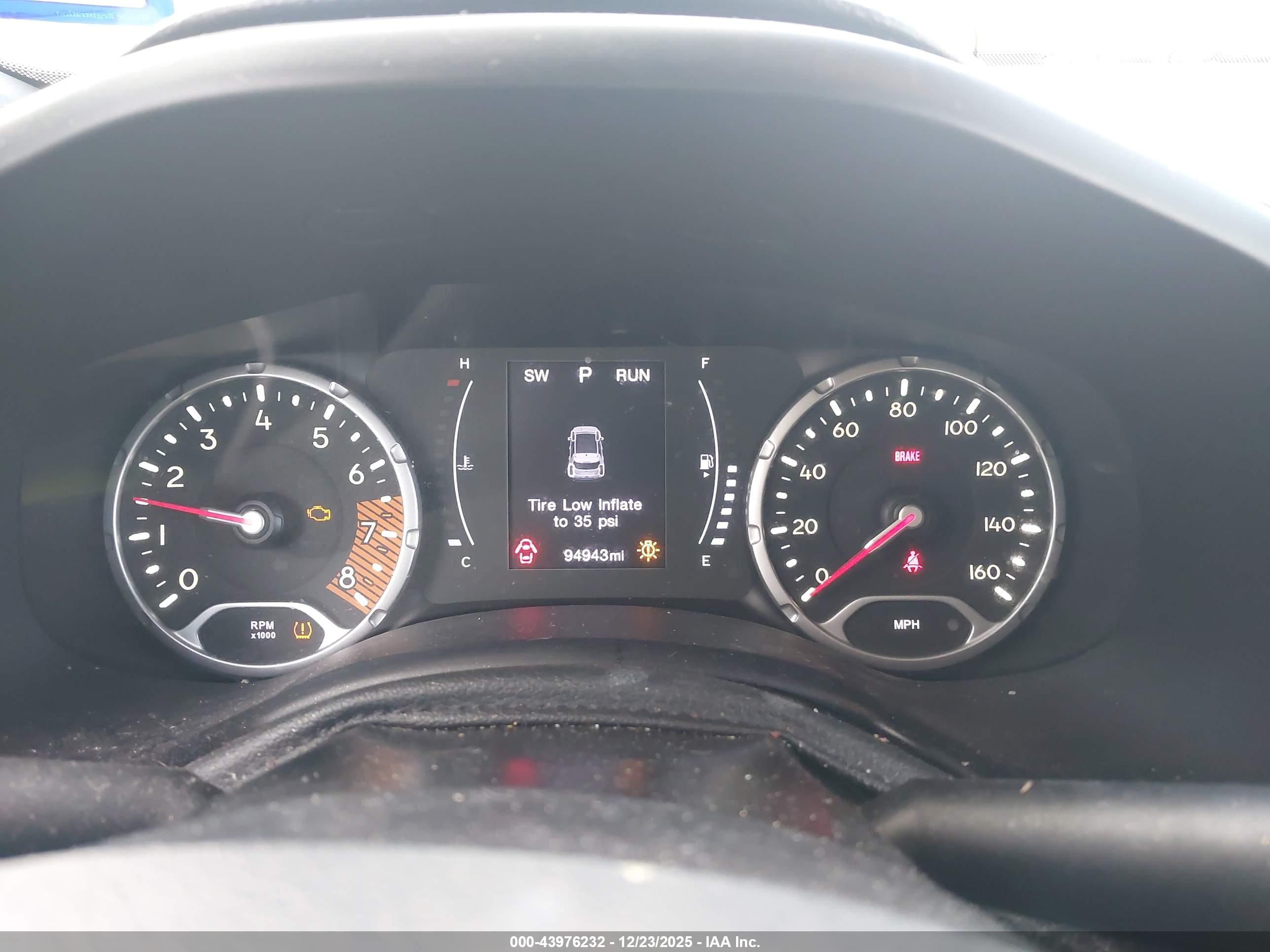 JEEP RENEGADE image 7