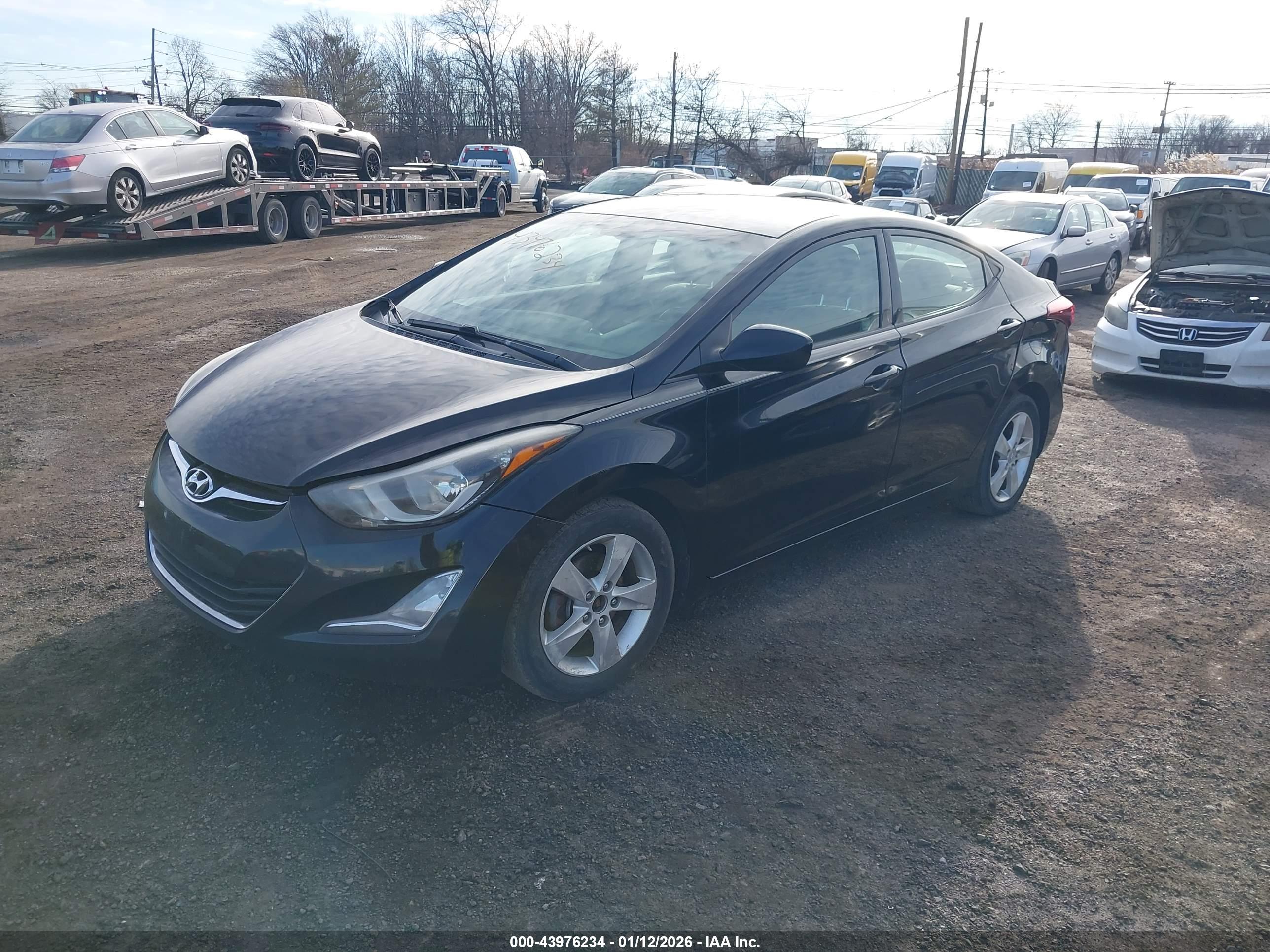 HYUNDAI ELANTRA image 2