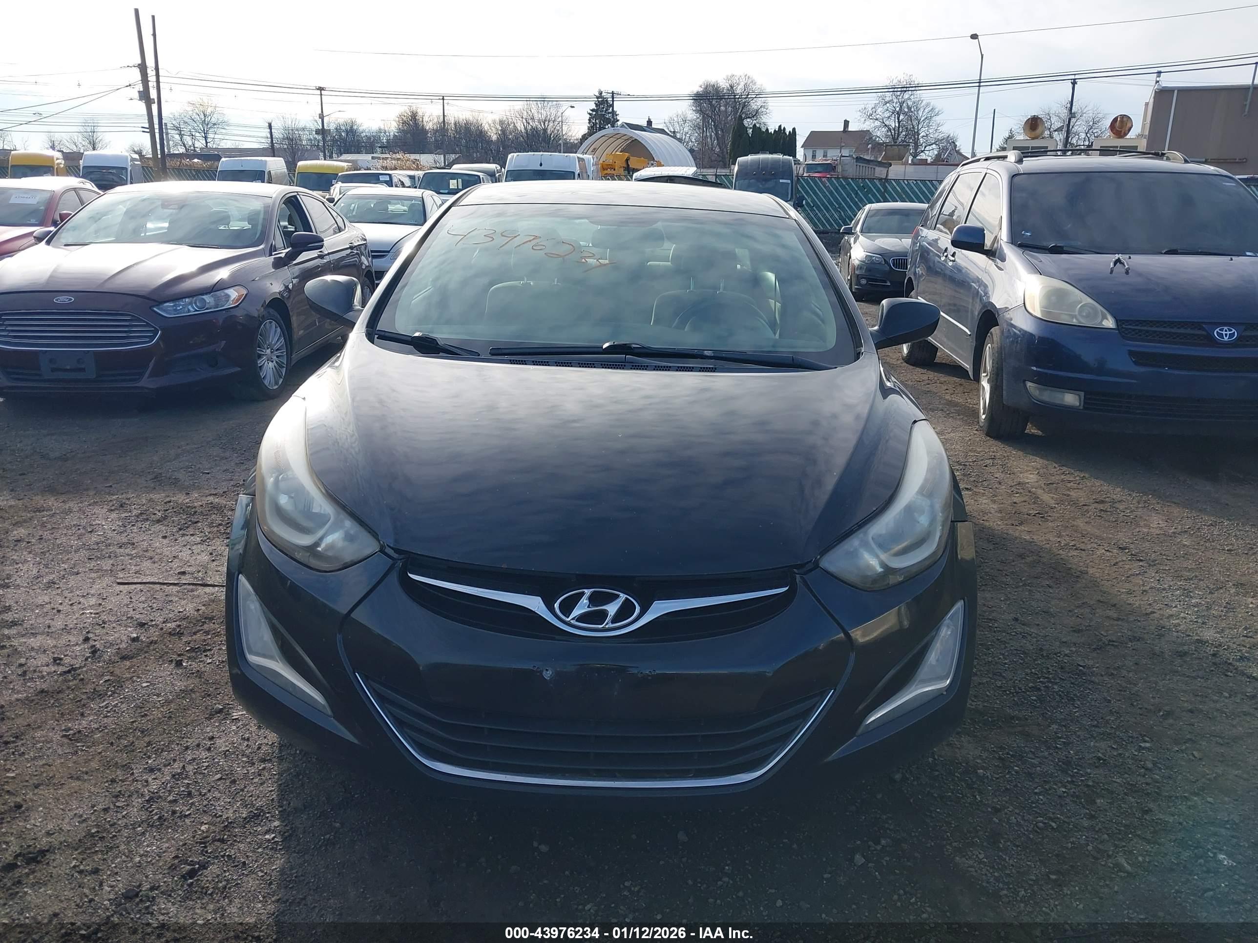 HYUNDAI ELANTRA image 6