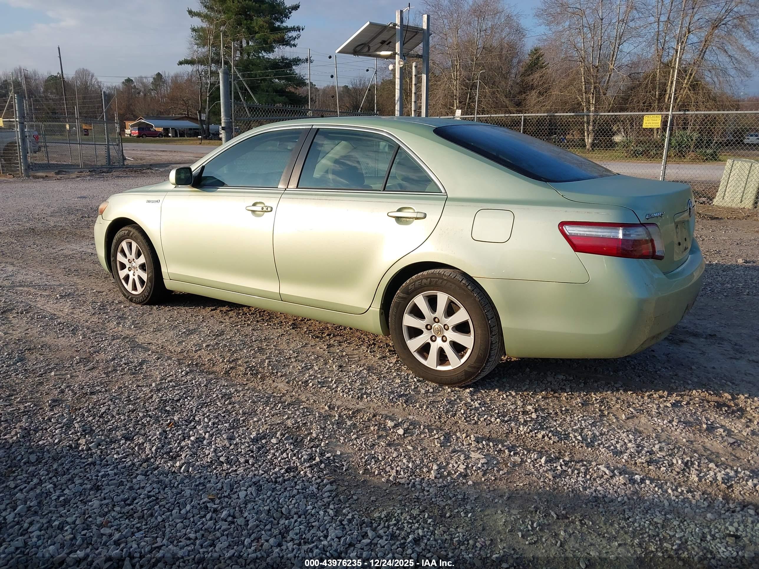 TOYOTA CAMRY image 3