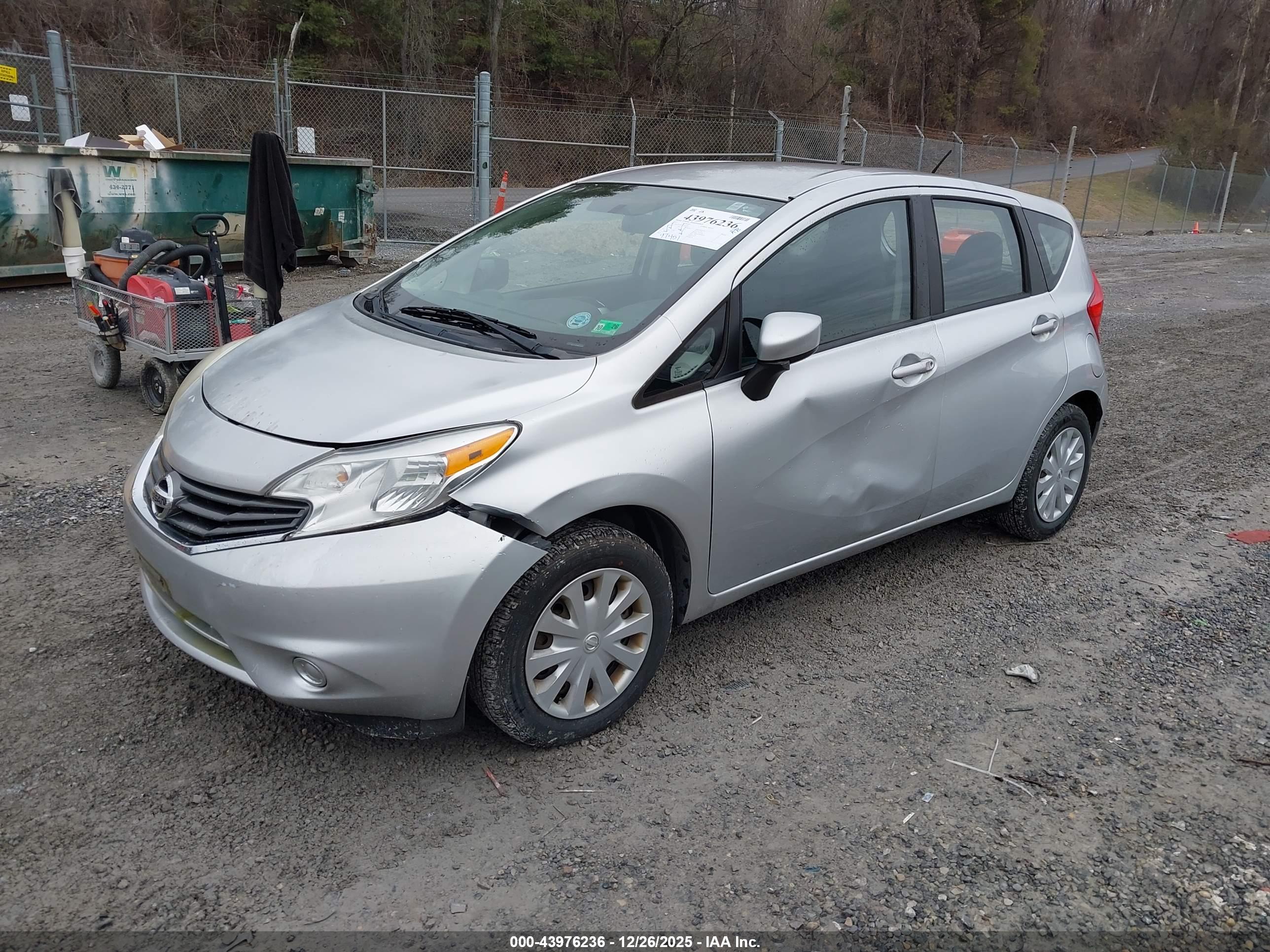 NISSAN VERSA image 2