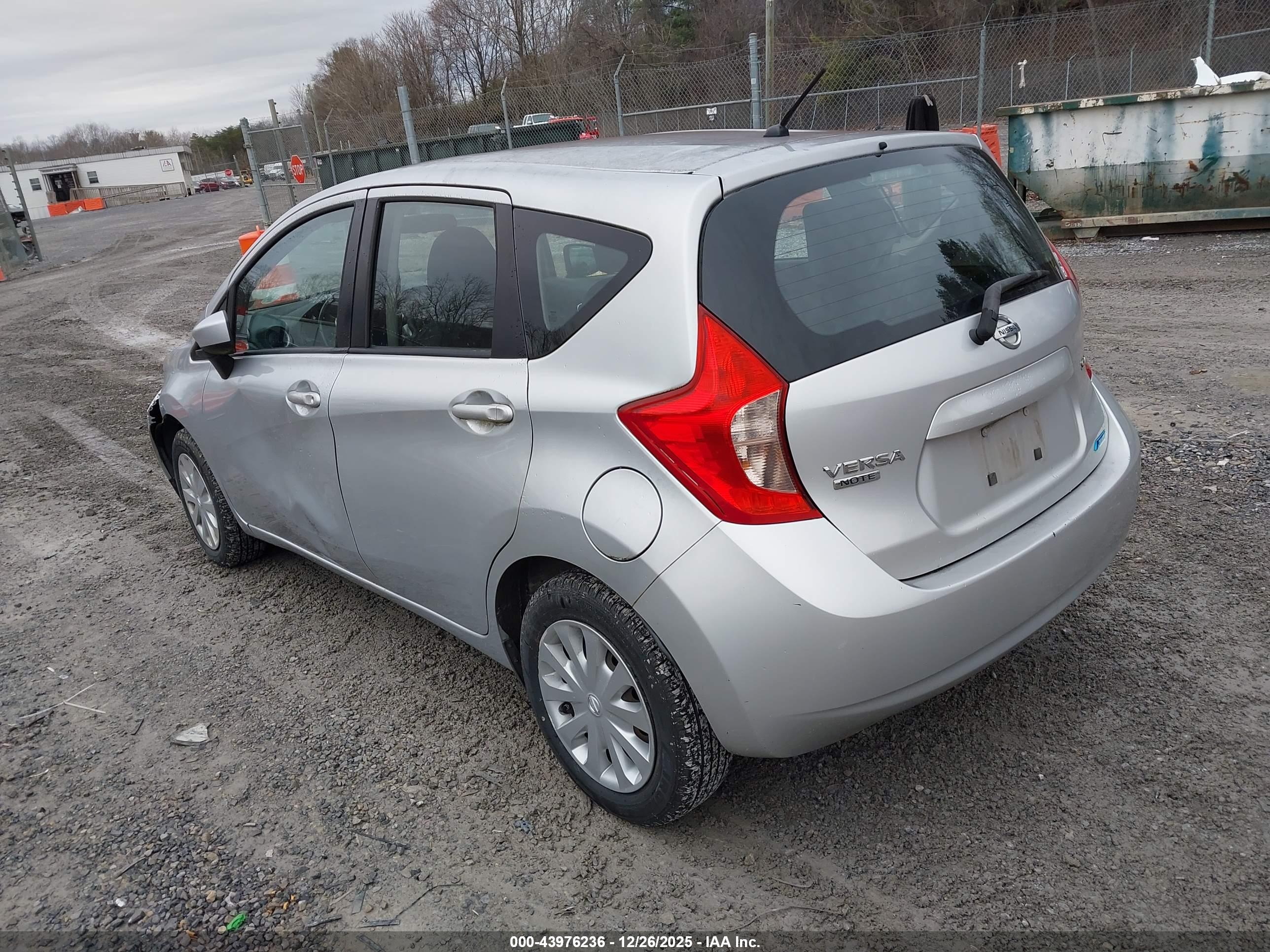 NISSAN VERSA image 3