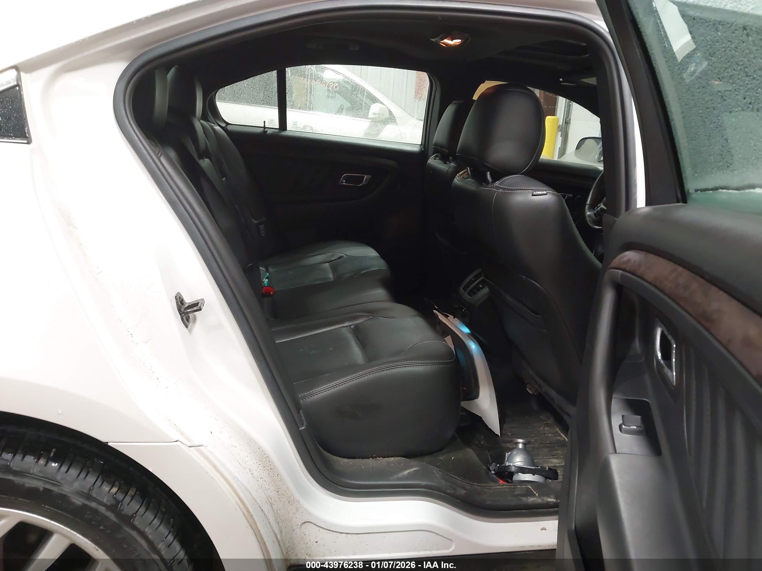 FORD TAURUS image 8