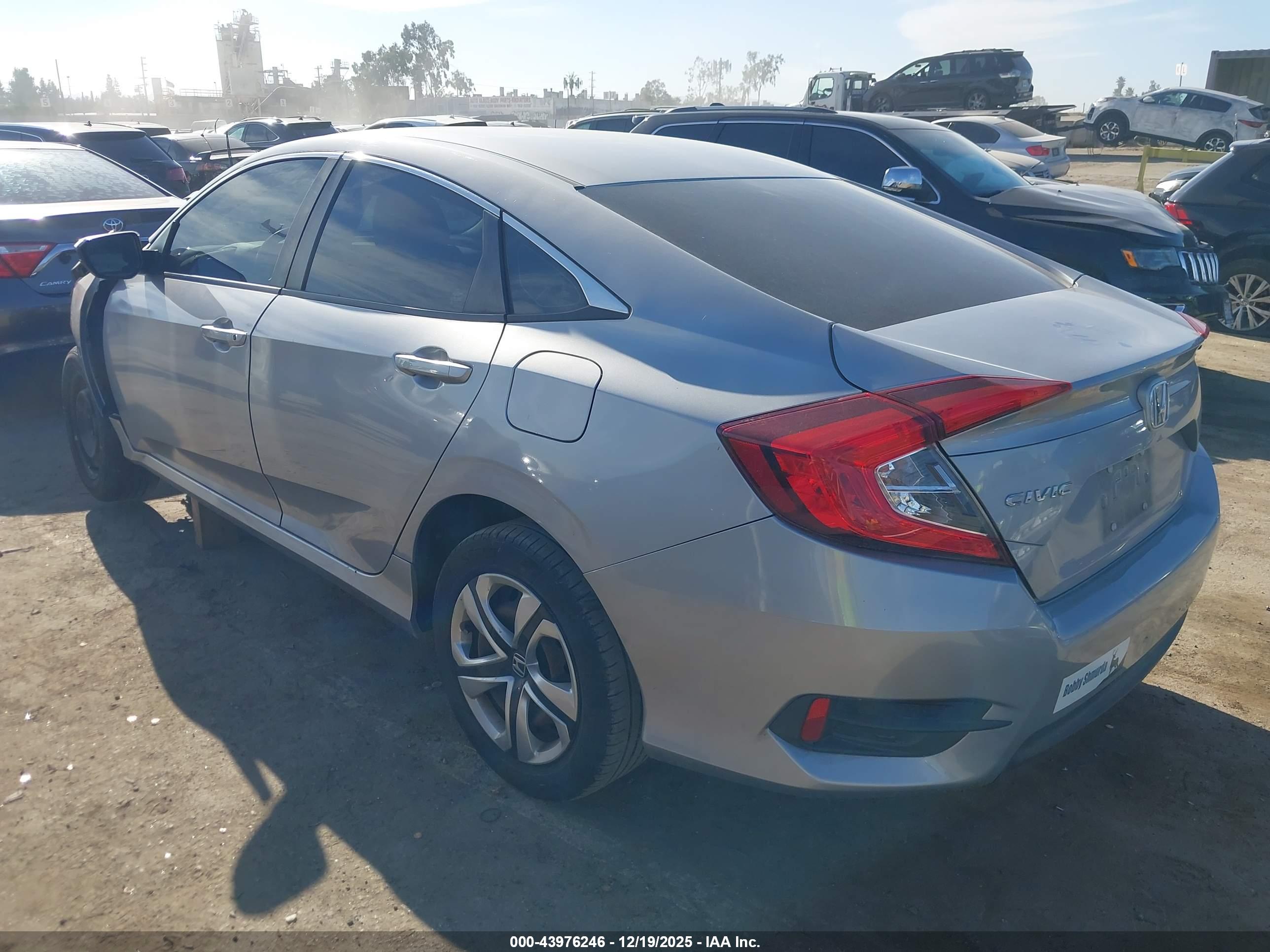 HONDA CIVIC image 3