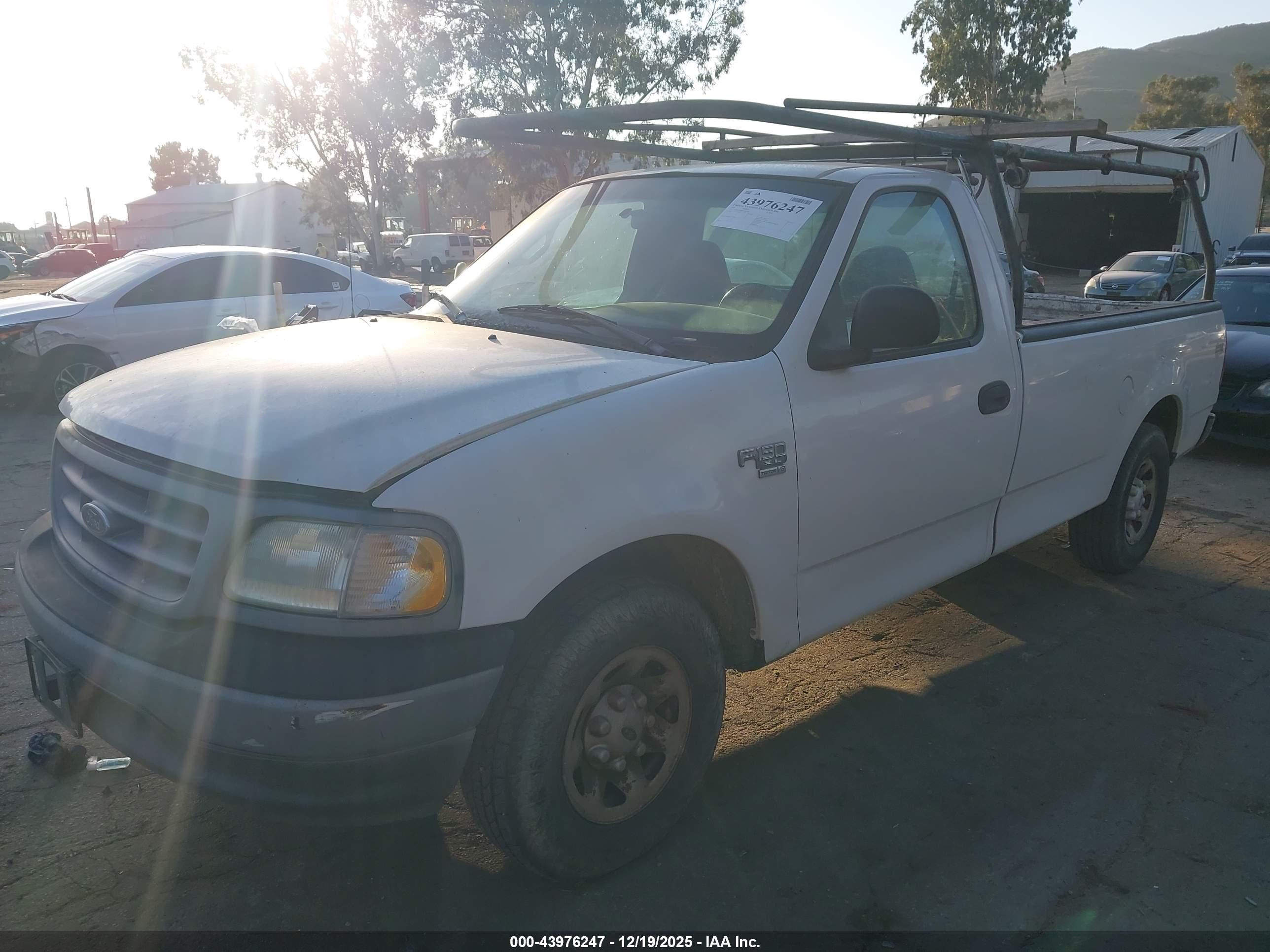 FORD F-150 image 2