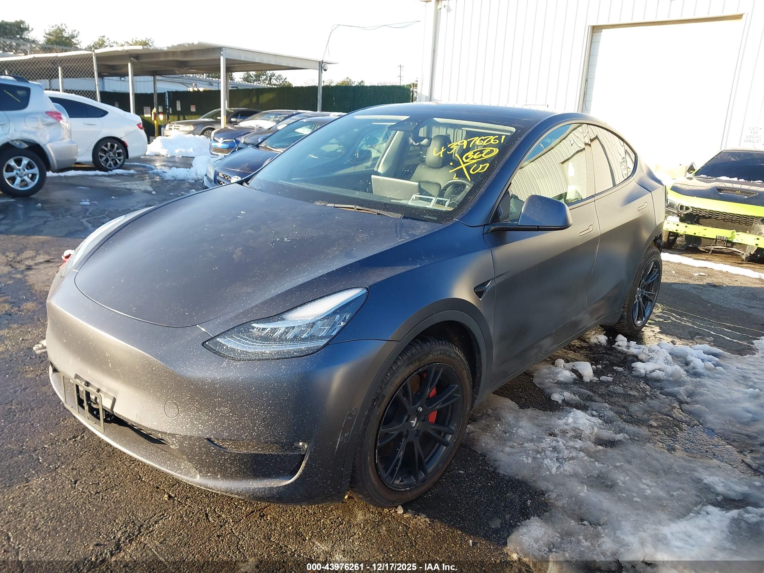 TESLA MODEL image 2
