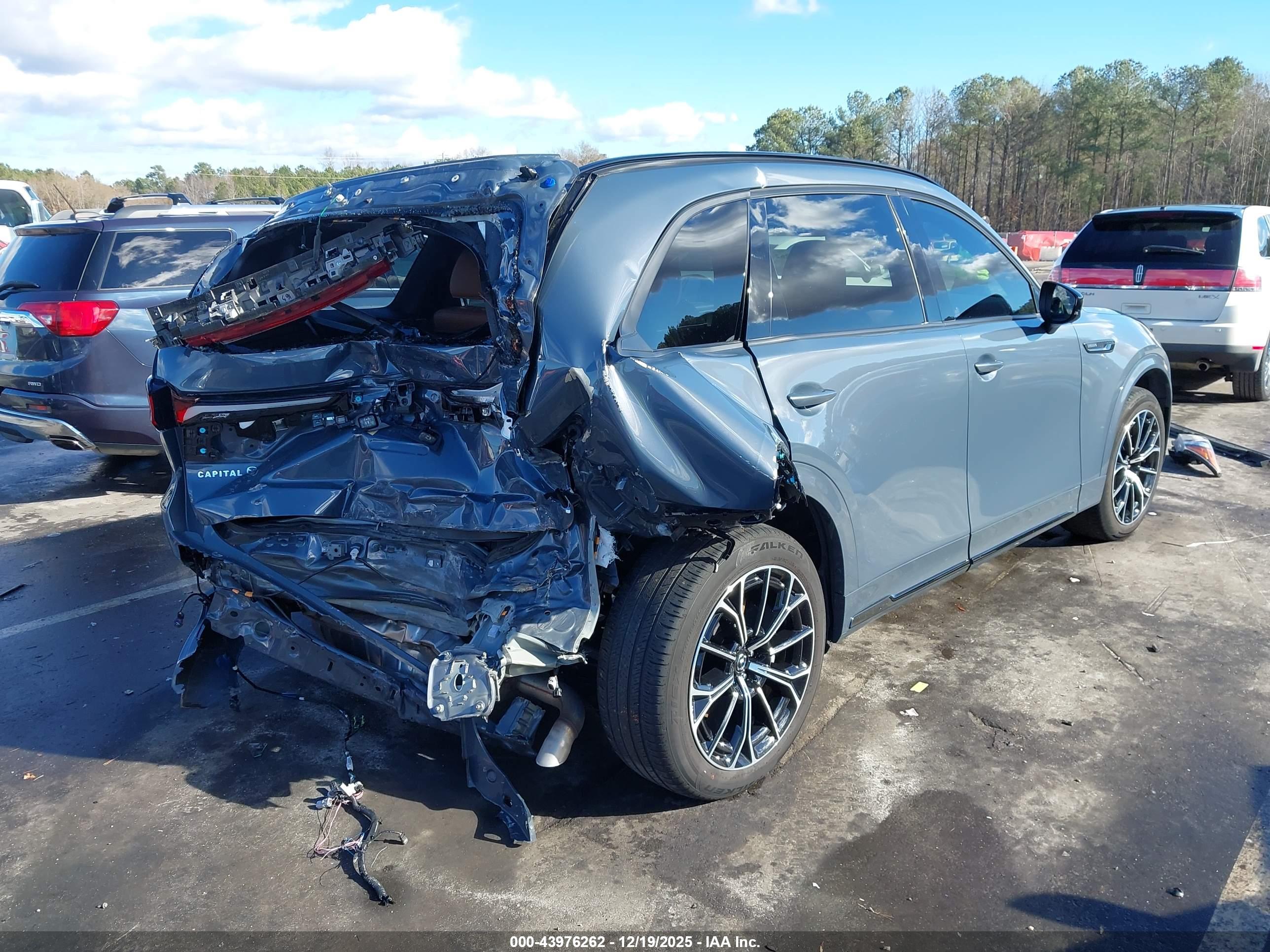 MAZDA CX-70 image 4
