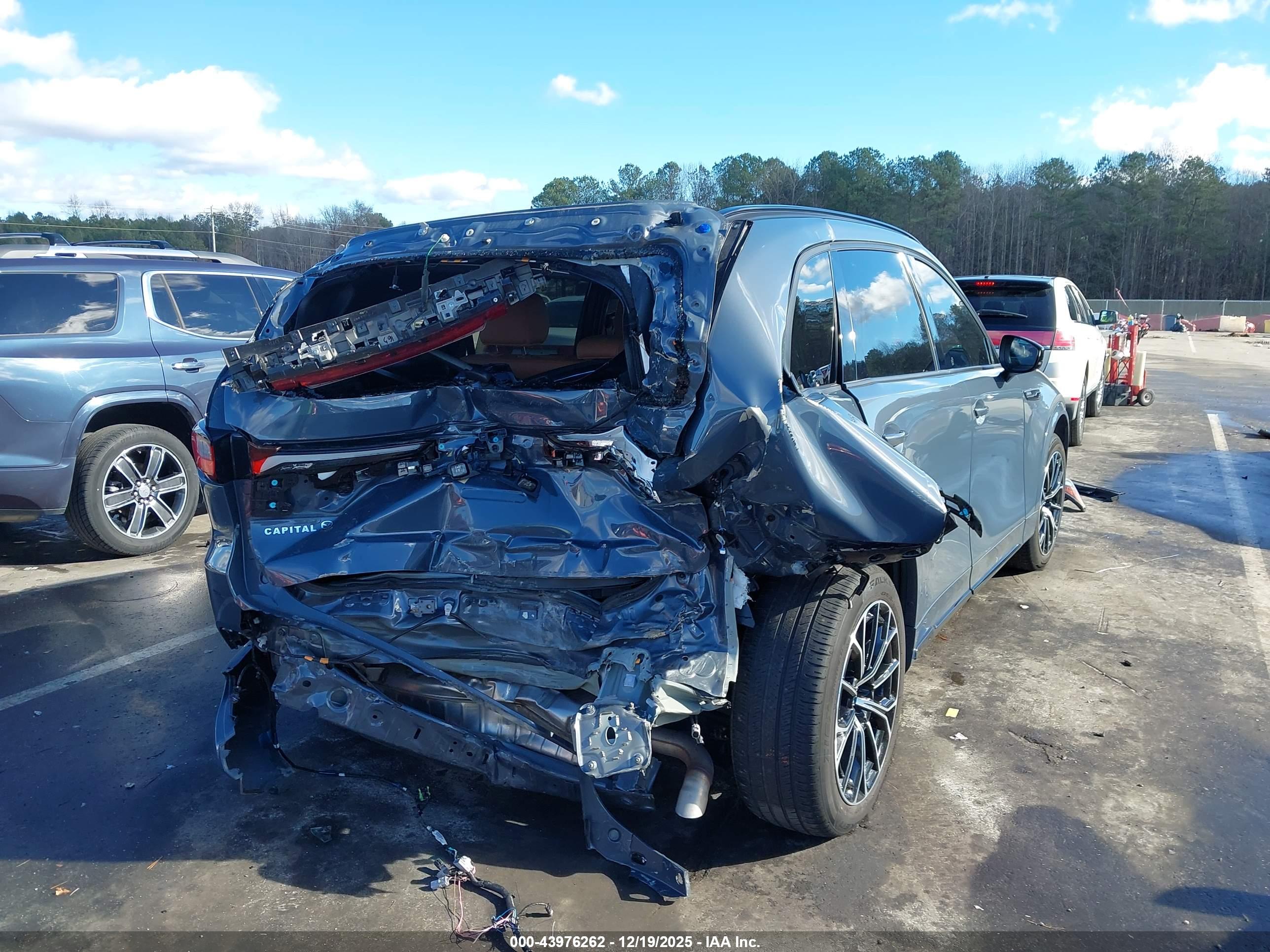 MAZDA CX-70 image 6