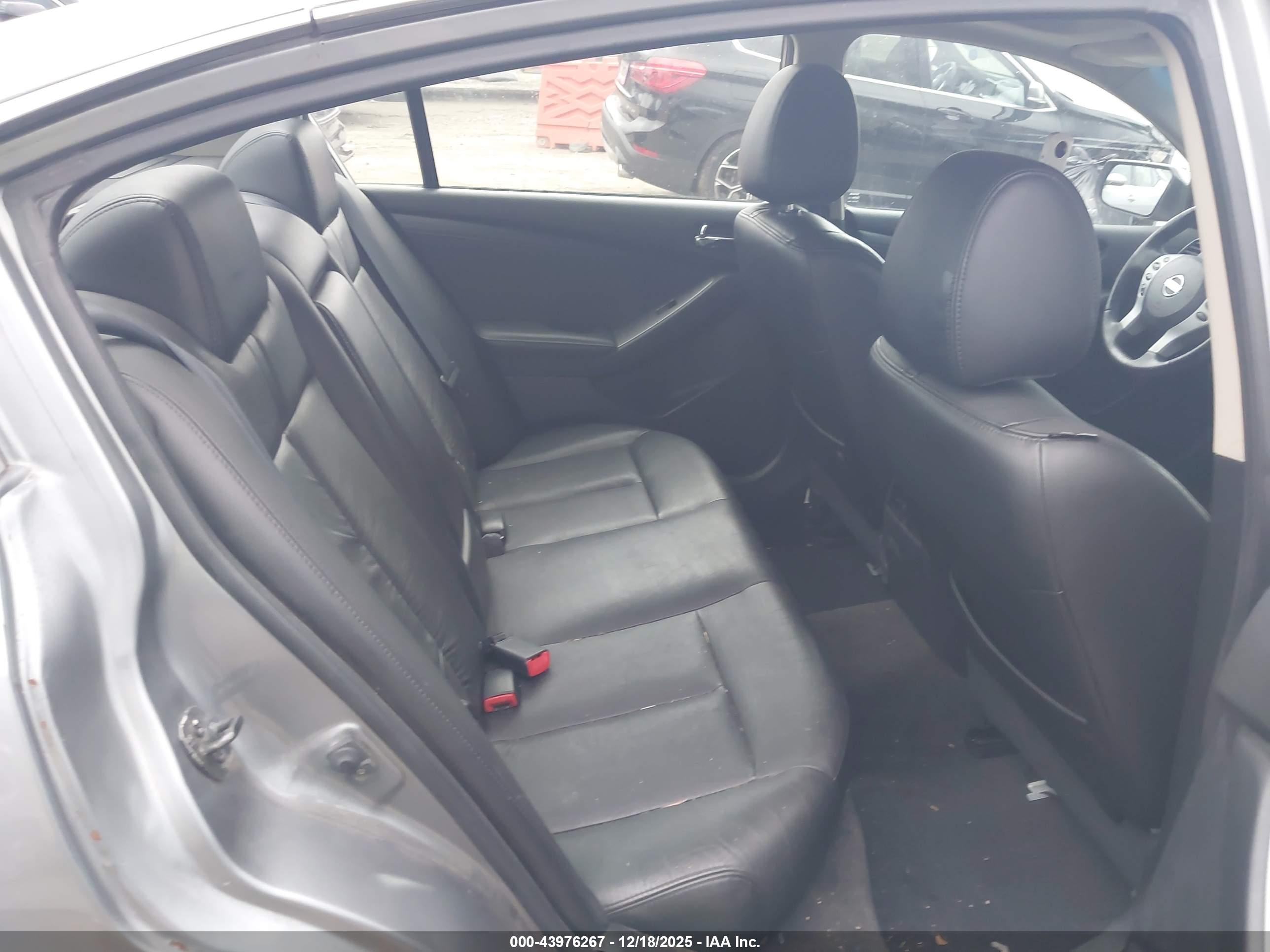 NISSAN ALTIMA image 8