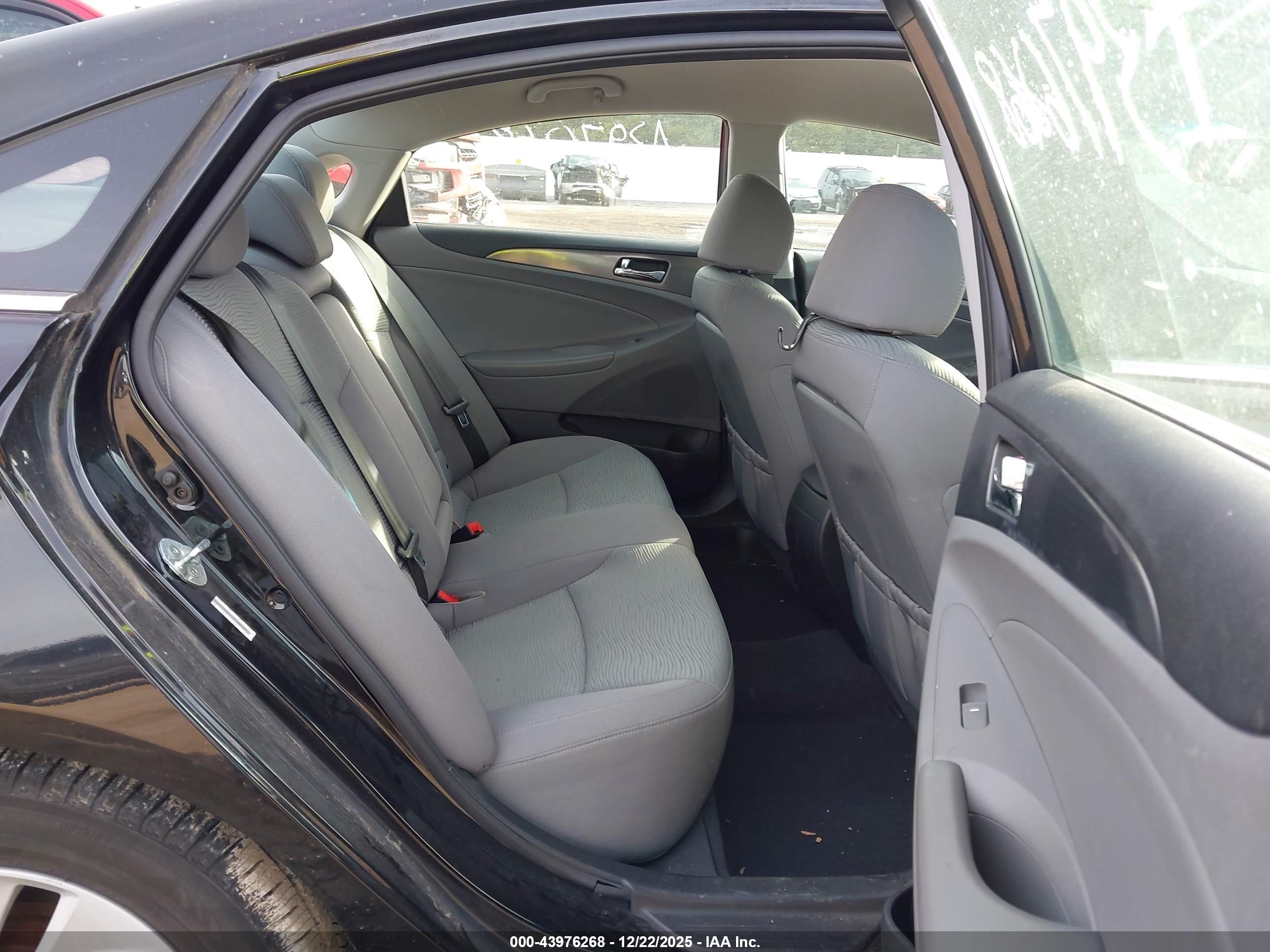 HYUNDAI SONATA image 8