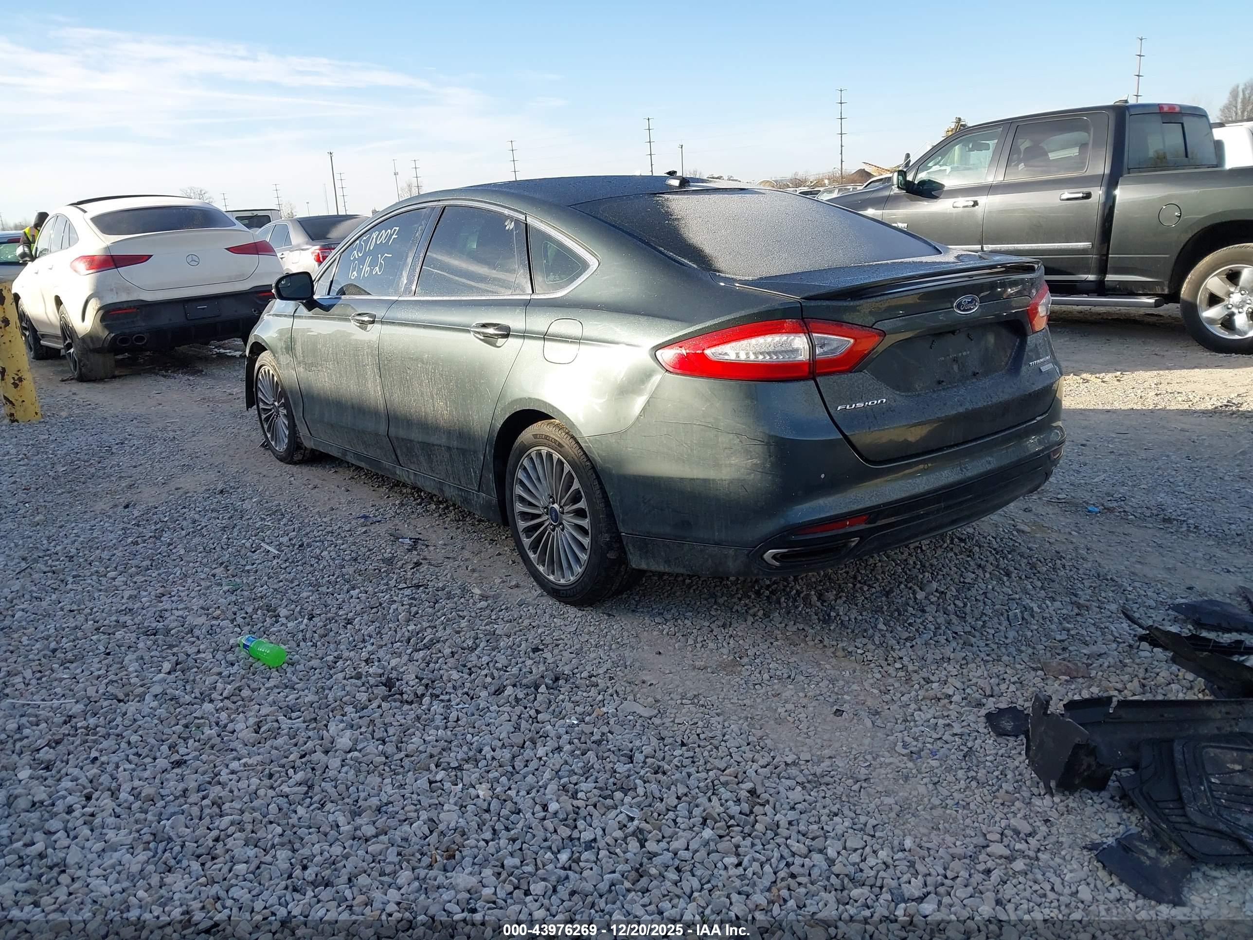 FORD FUSION image 3