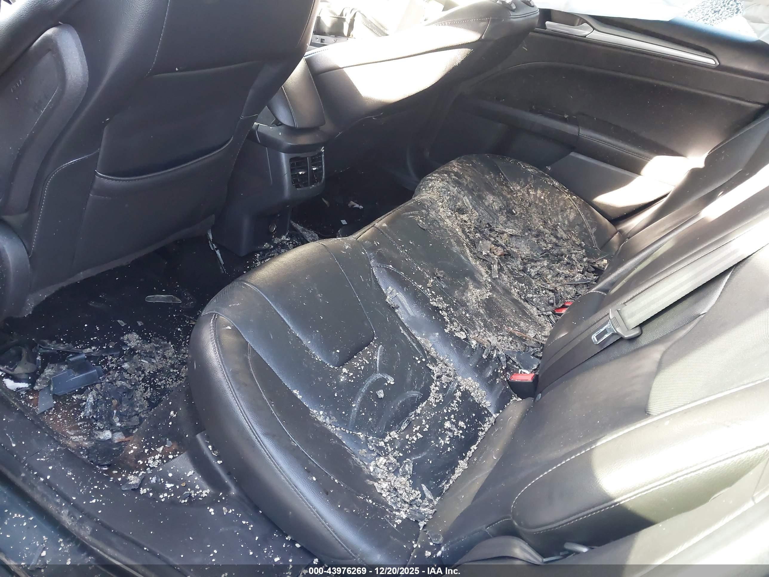 FORD FUSION image 8