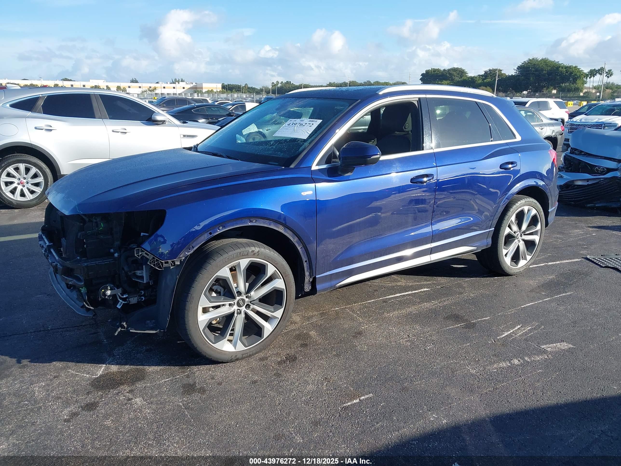AUDI Q3 image 2