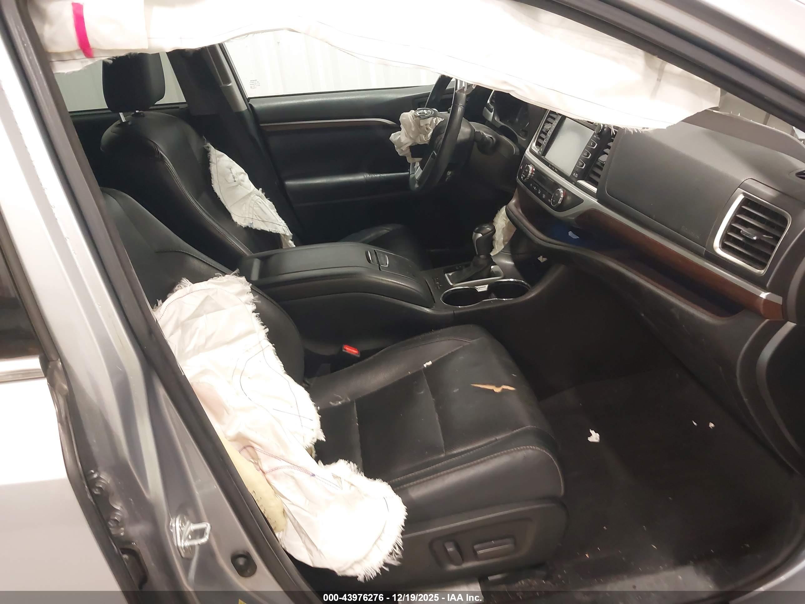 TOYOTA HIGHLANDER image 5