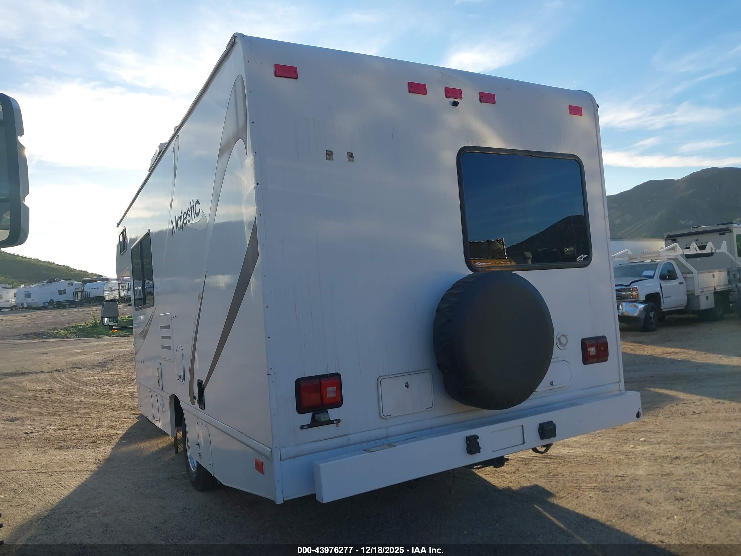 FORD E-350 image 3