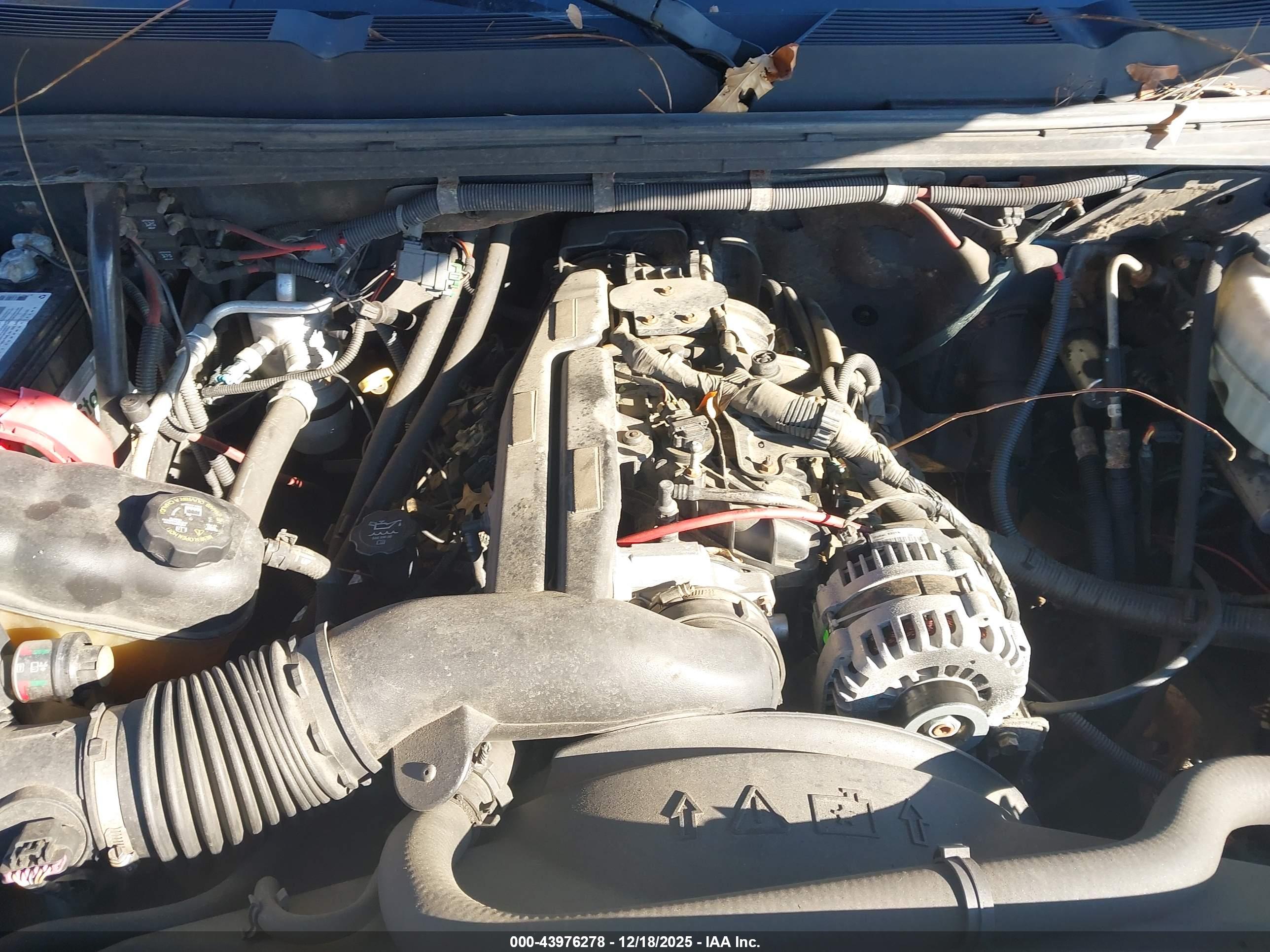 CHEVROLET SILVERADO image 10