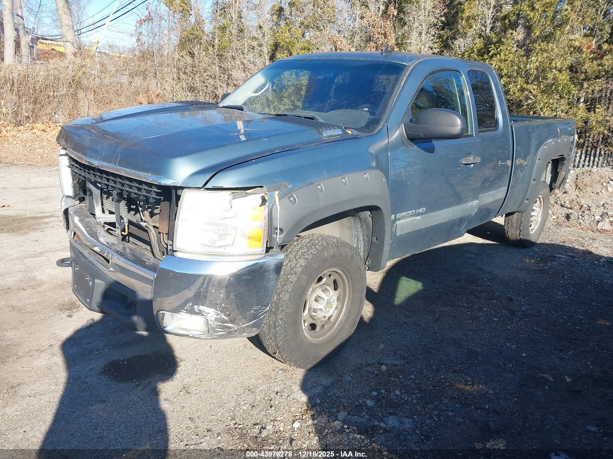 CHEVROLET SILVERADO image 2