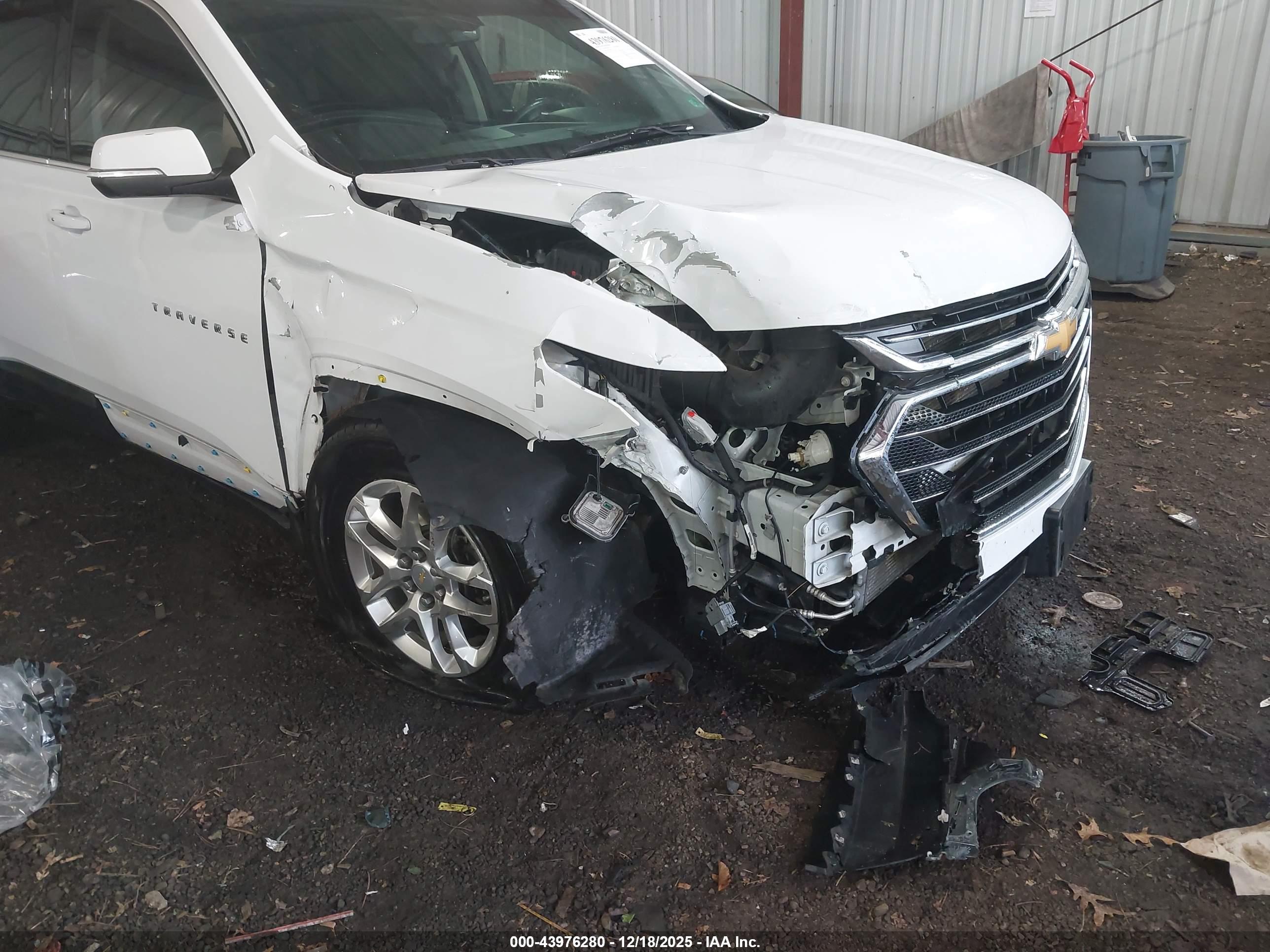 CHEVROLET TRAVERSE image 6