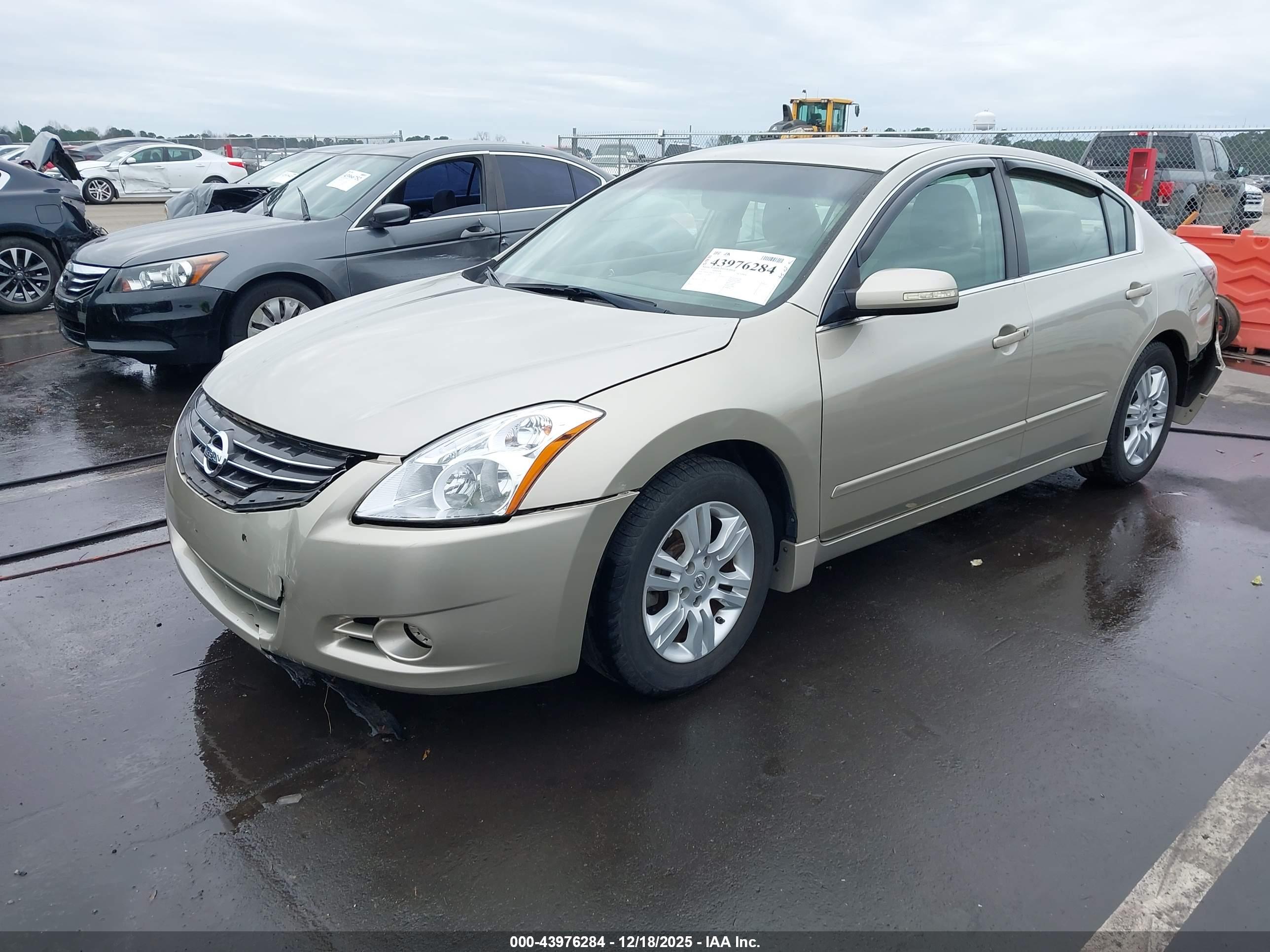 NISSAN ALTIMA image 2
